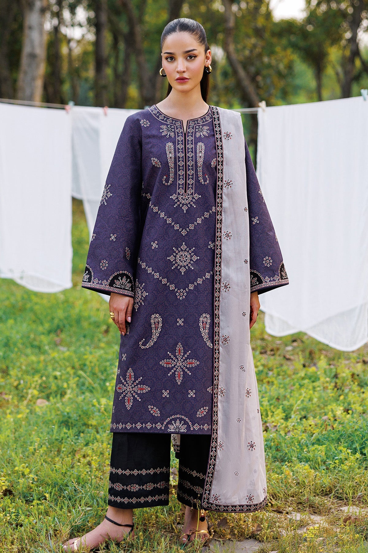 EMBROIDERED LAWN USE-9357
