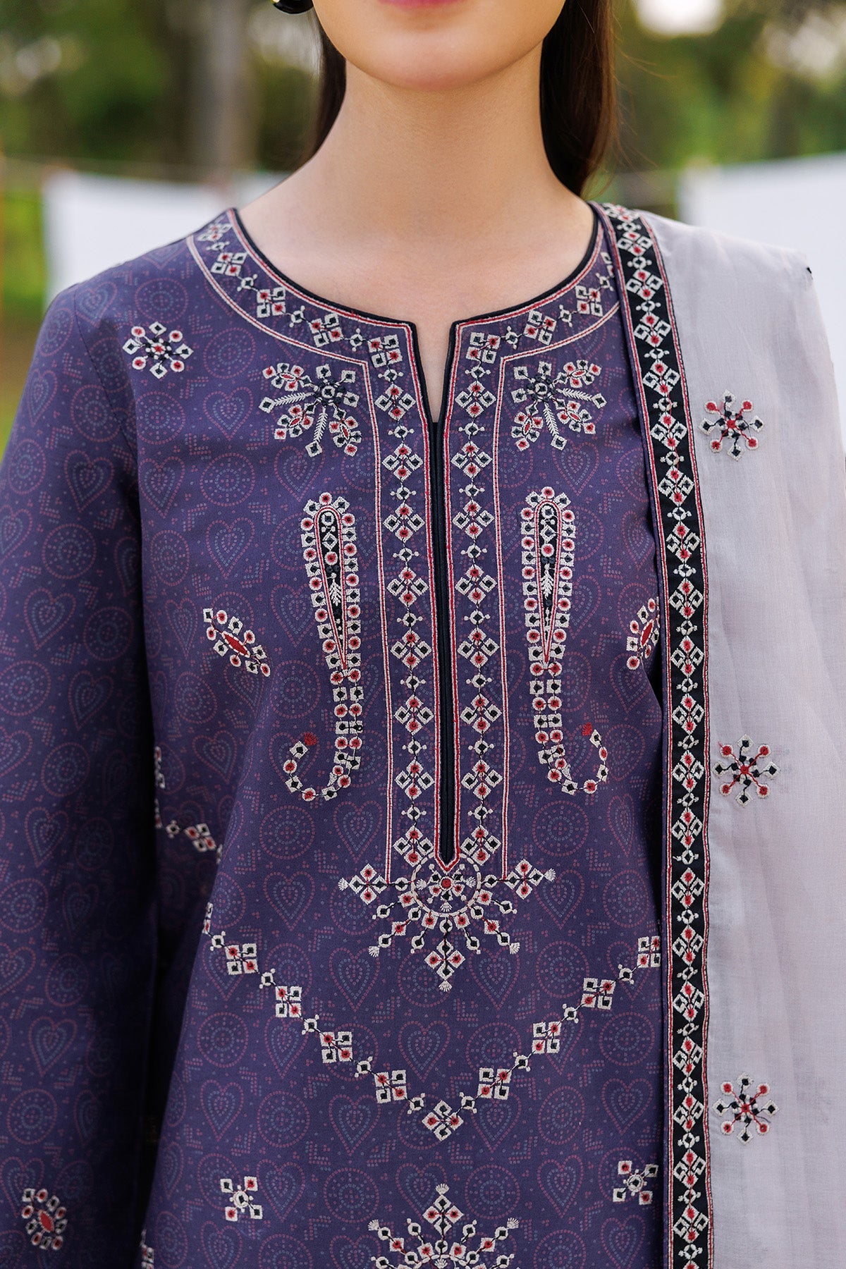 EMBROIDERED LAWN USE-9357