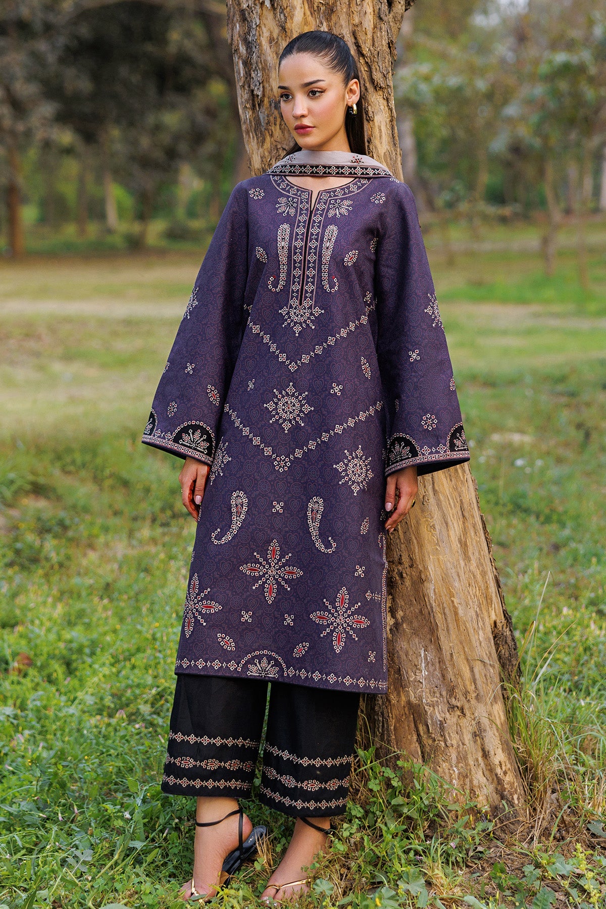 EMBROIDERED LAWN USE-9357