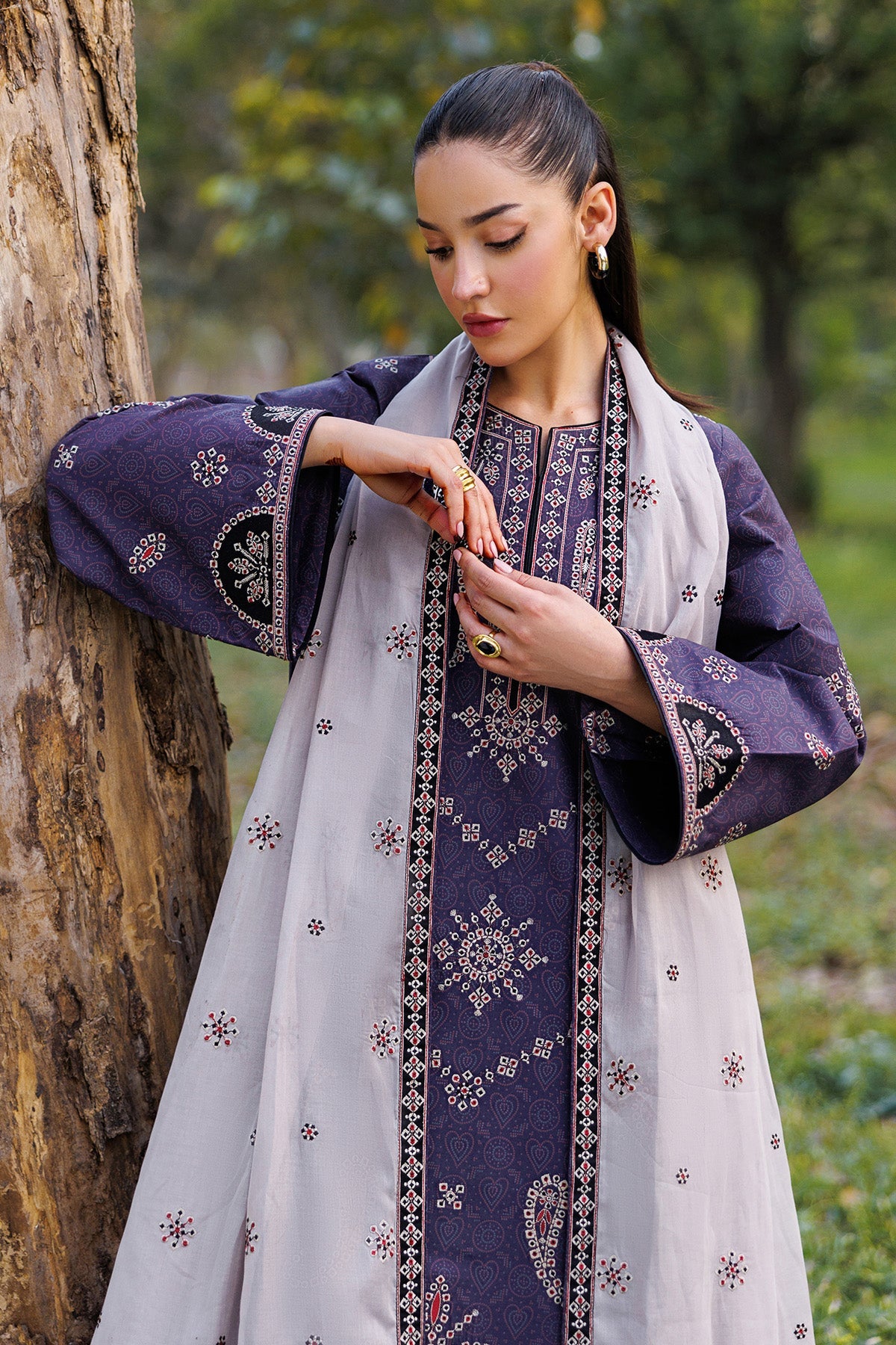 EMBROIDERED LAWN USE-9357