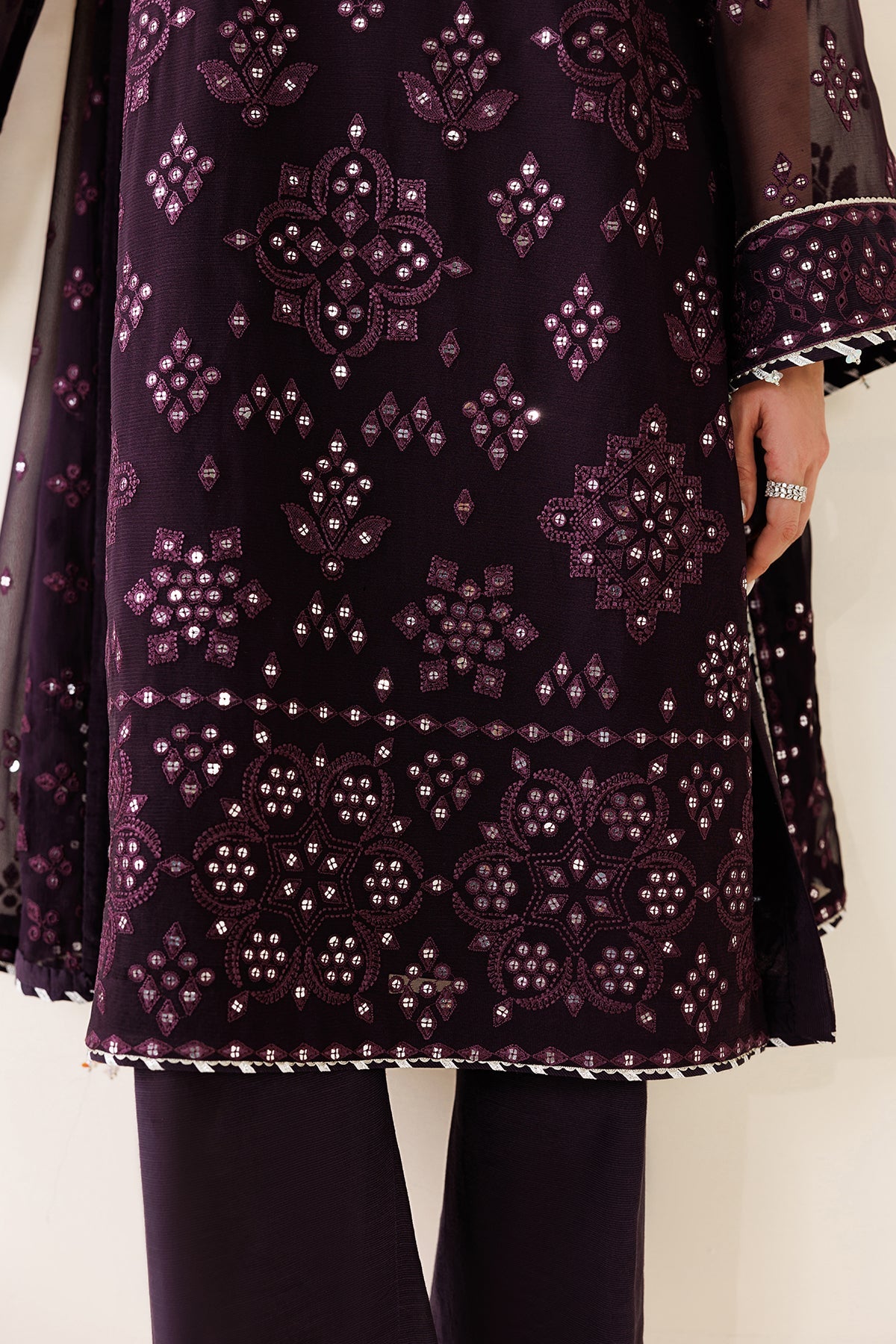 EMBROIDERED CHIFFON UC-3123