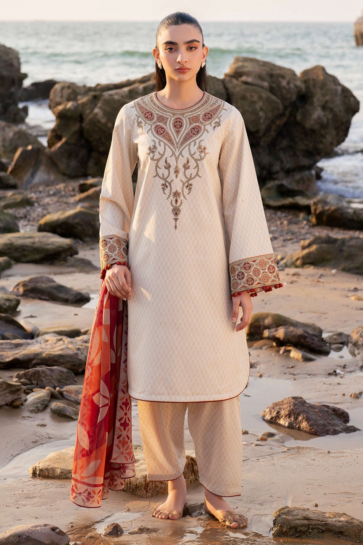 EMBROIDERED LAWN USE-9153