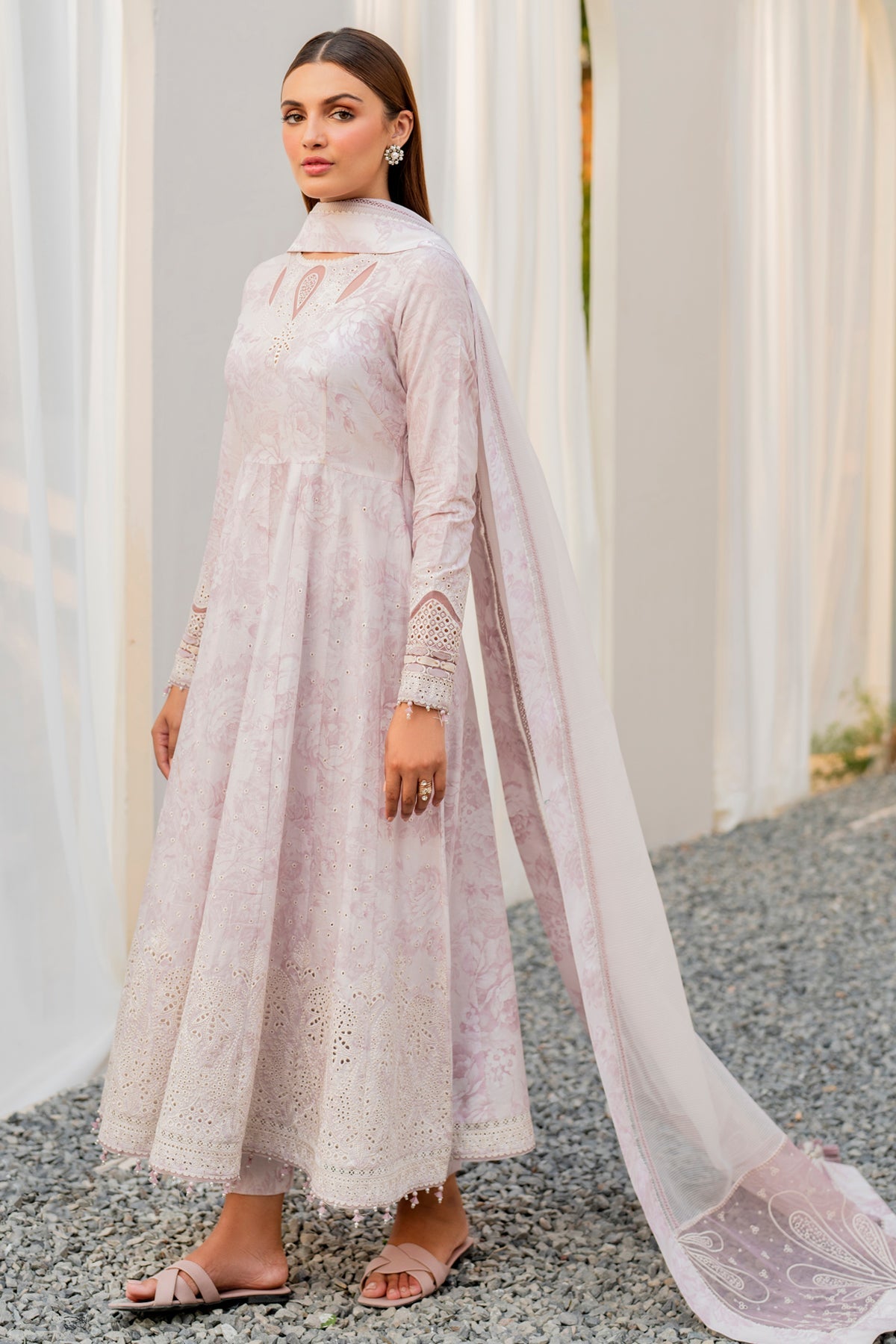 EMBROIDERED LAWN USE-9064