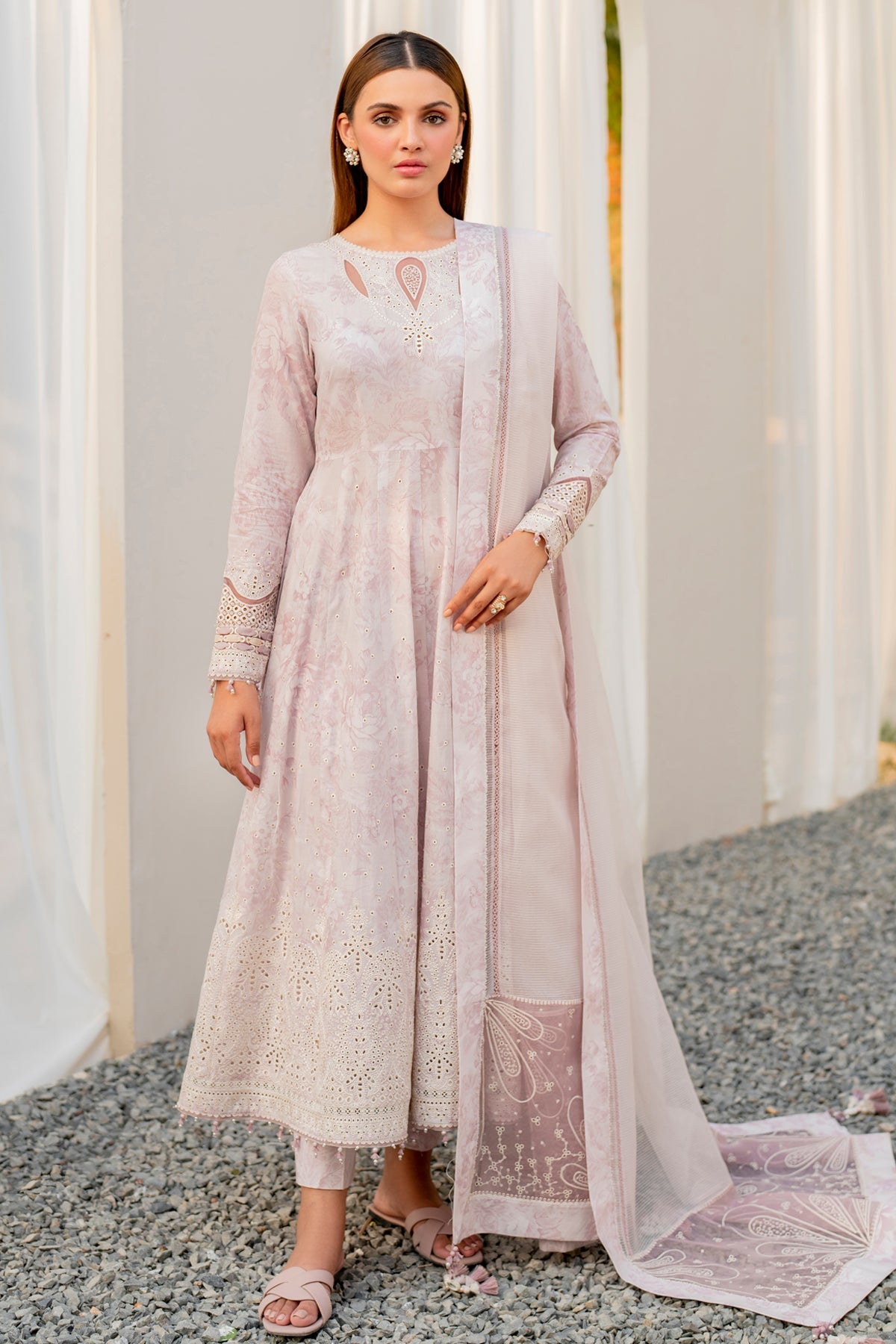 EMBROIDERED LAWN USE-9064