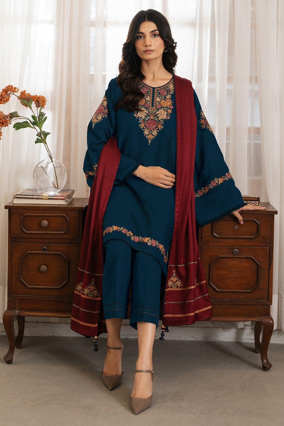 EMBROIDERED LAWN USE-9192