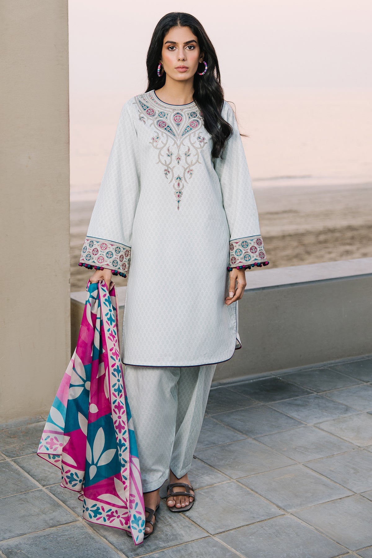 EMBROIDERED LAWN USE-9138