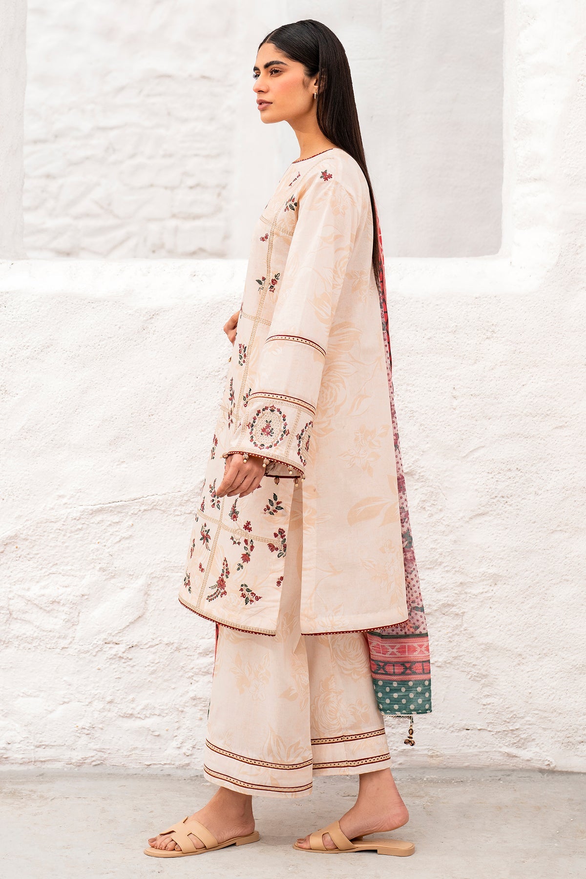 EMBROIDERED LAWN USE-9122