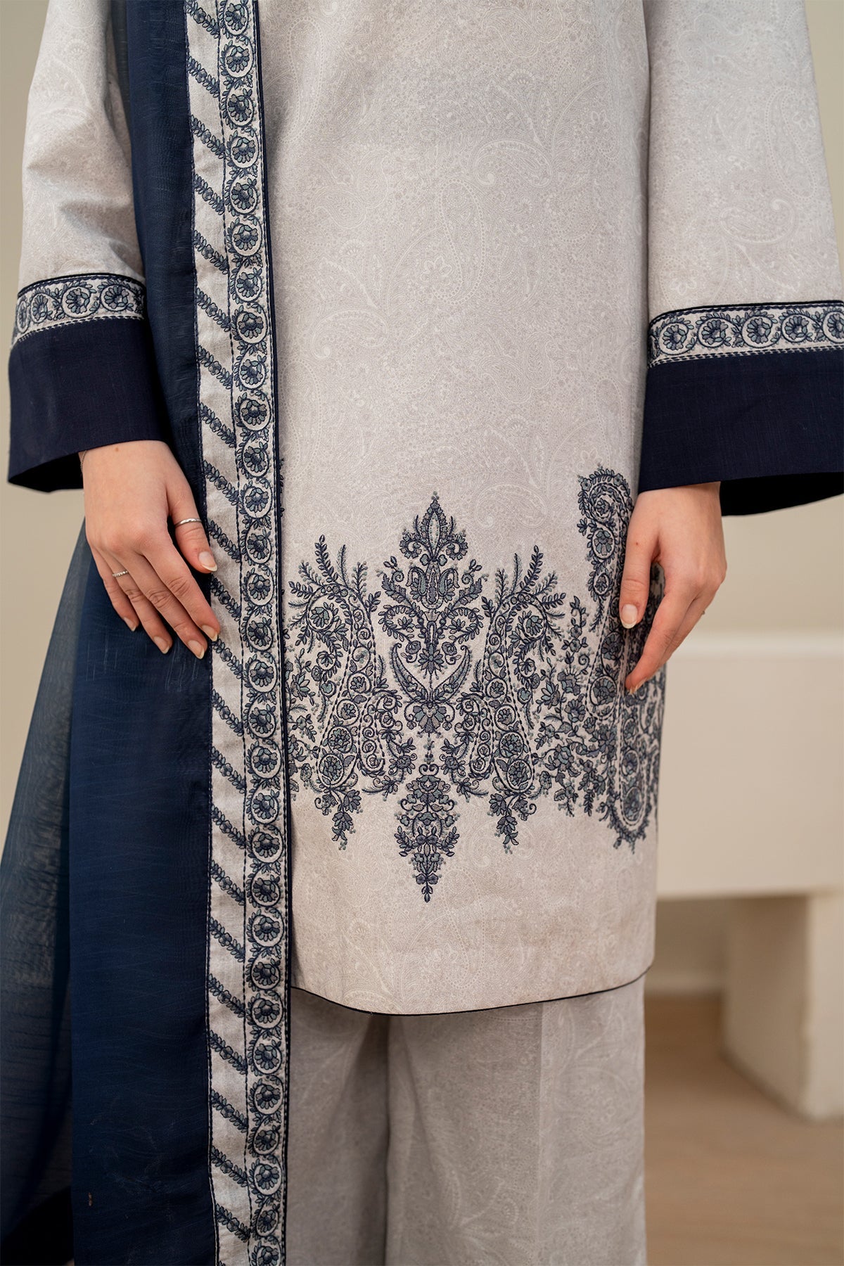 EMBROIDERED LAWN RTW-1316