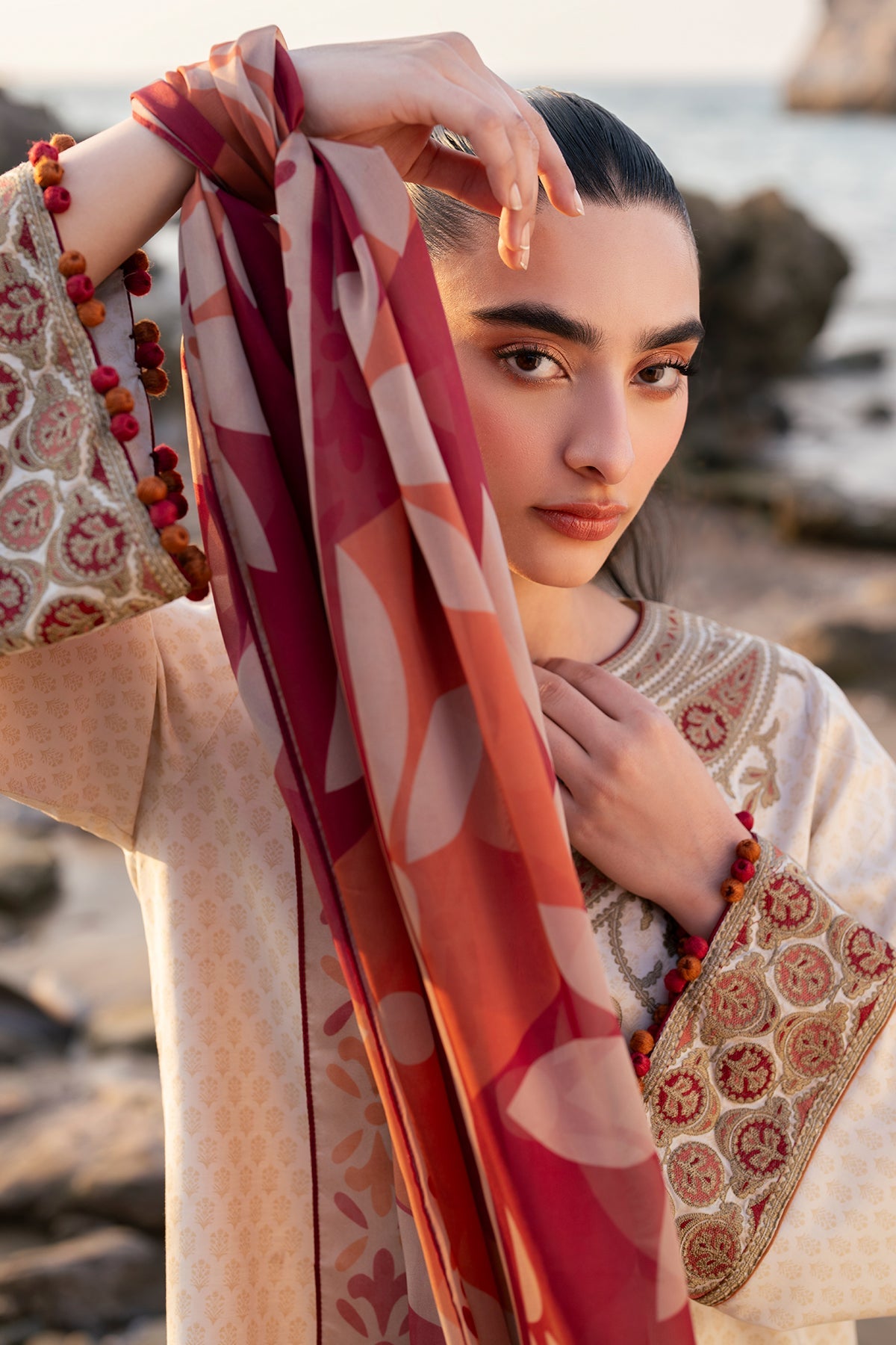 EMBROIDERED LAWN USE-9153