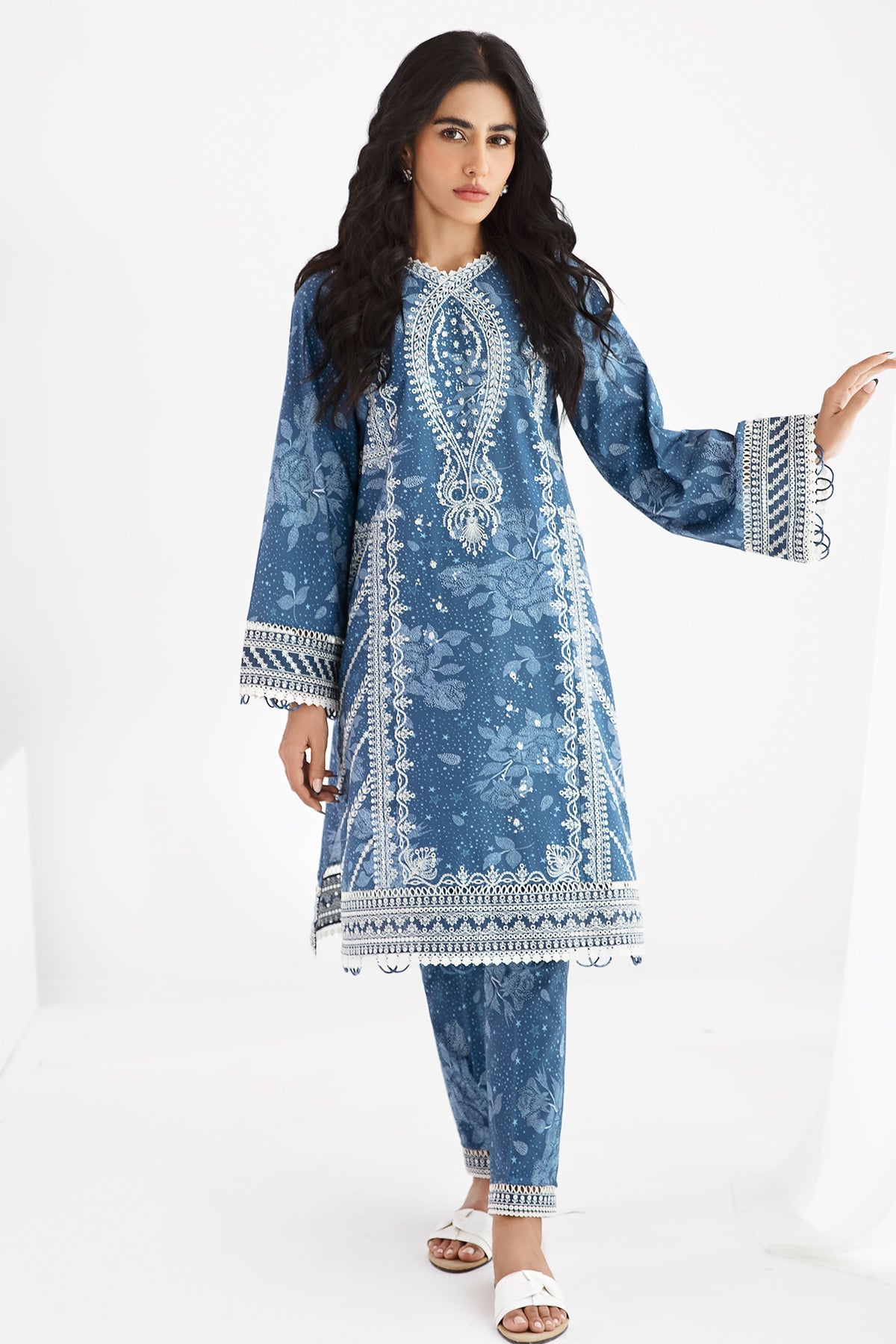 EMBROIDERED LAWN RTW - 1200
