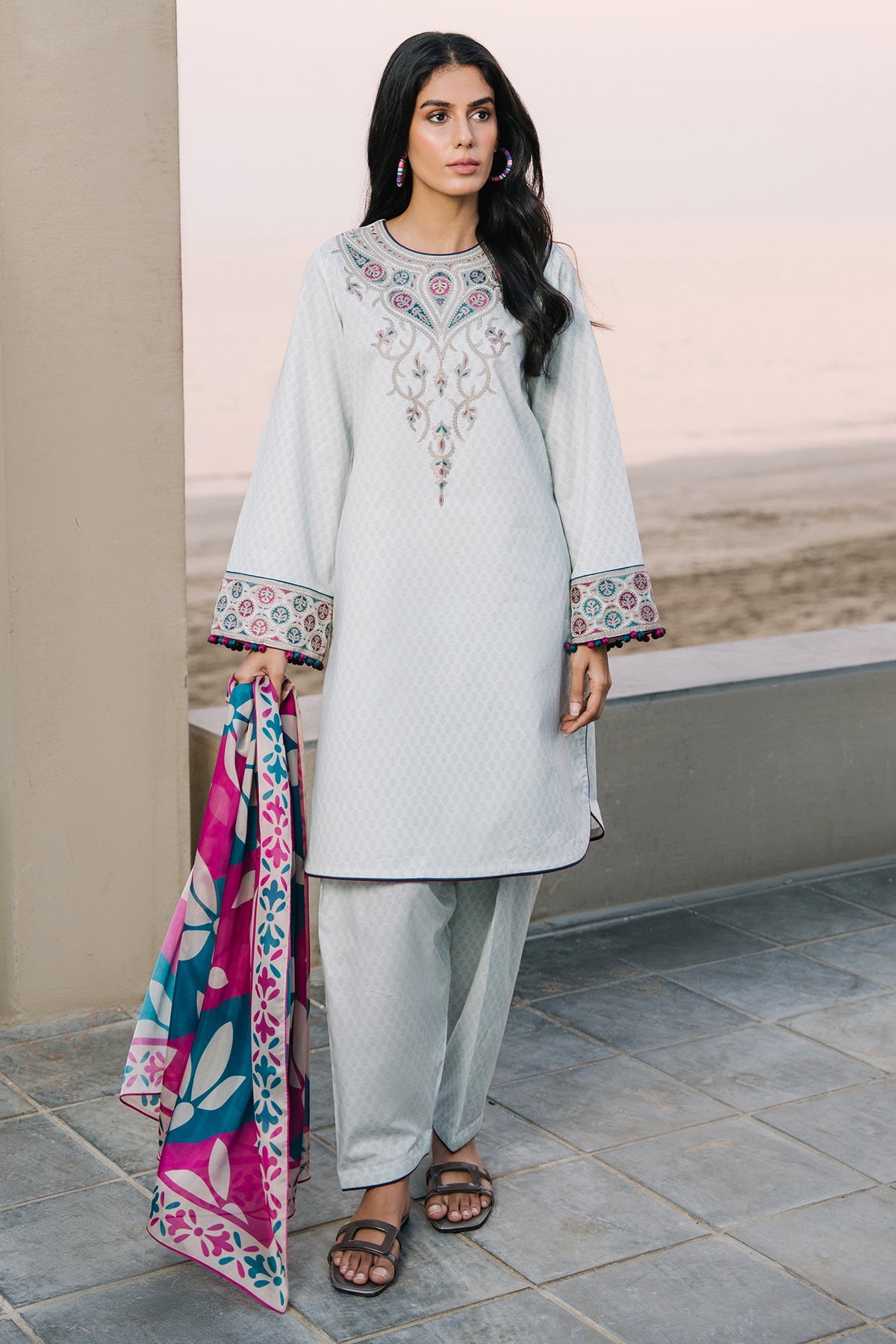 EMBROIDERED LAWN USE-9138