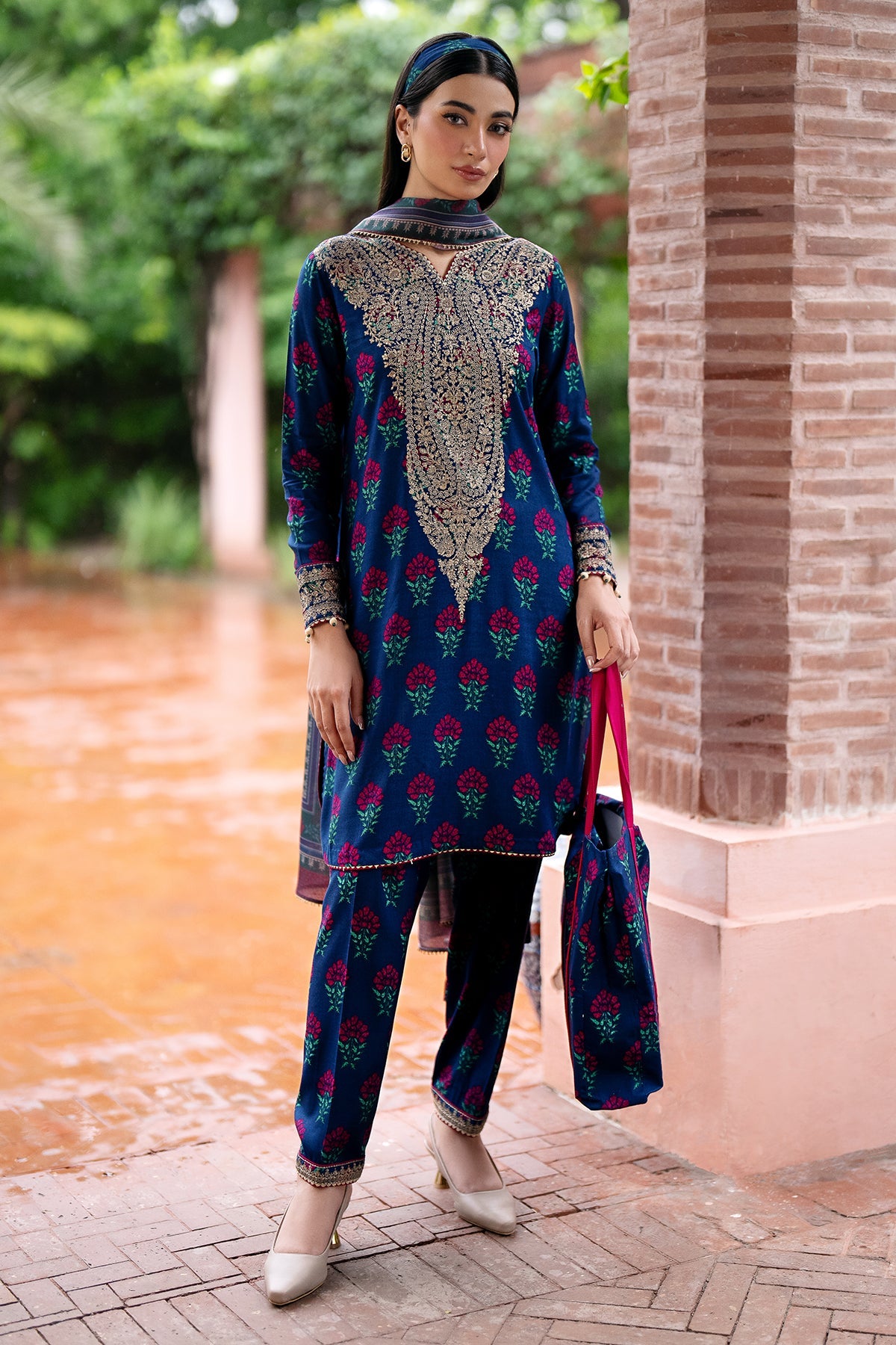 EMBROIDERED VISCOSE UW-0161