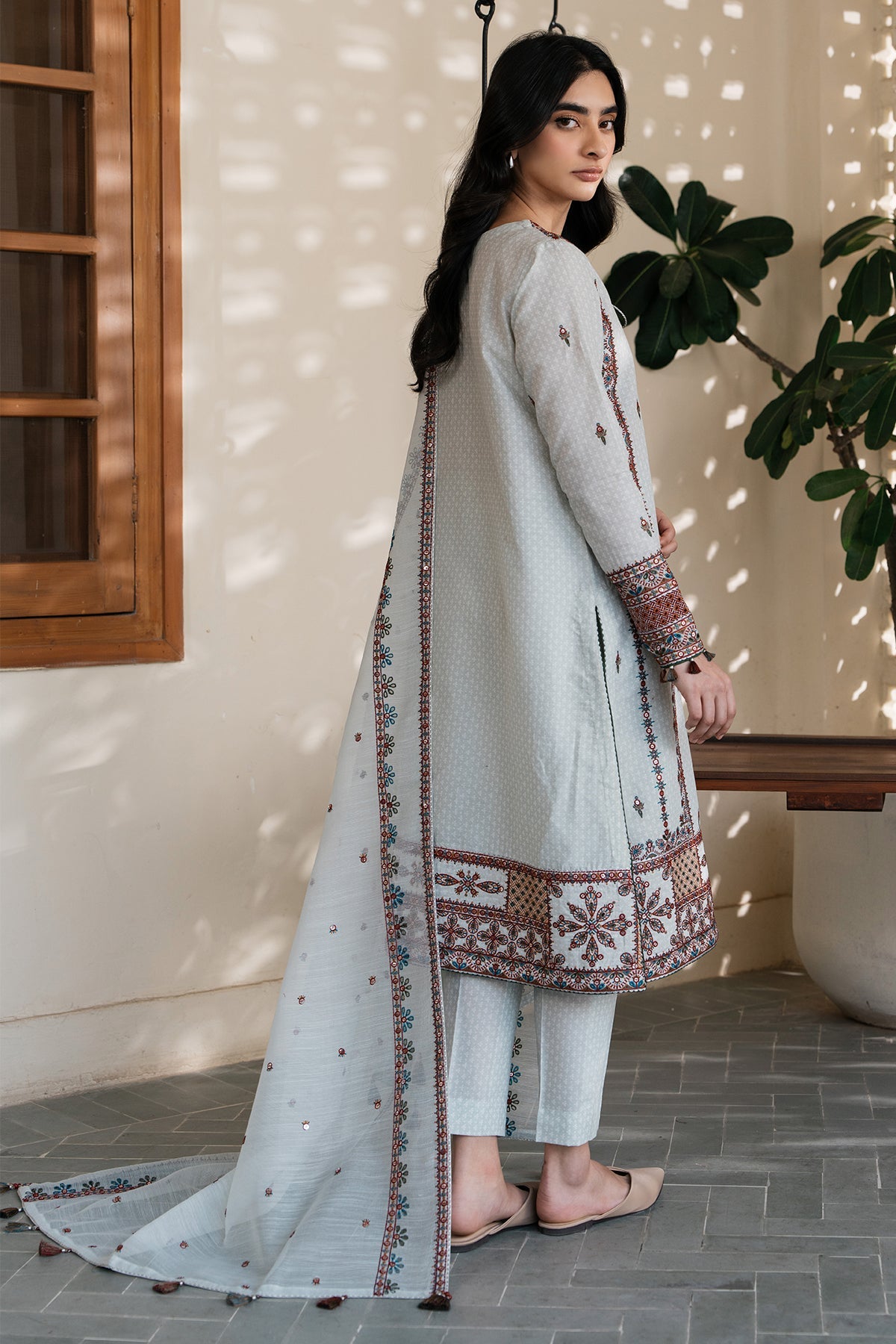 EMBROIDERED LAWN USE-9107