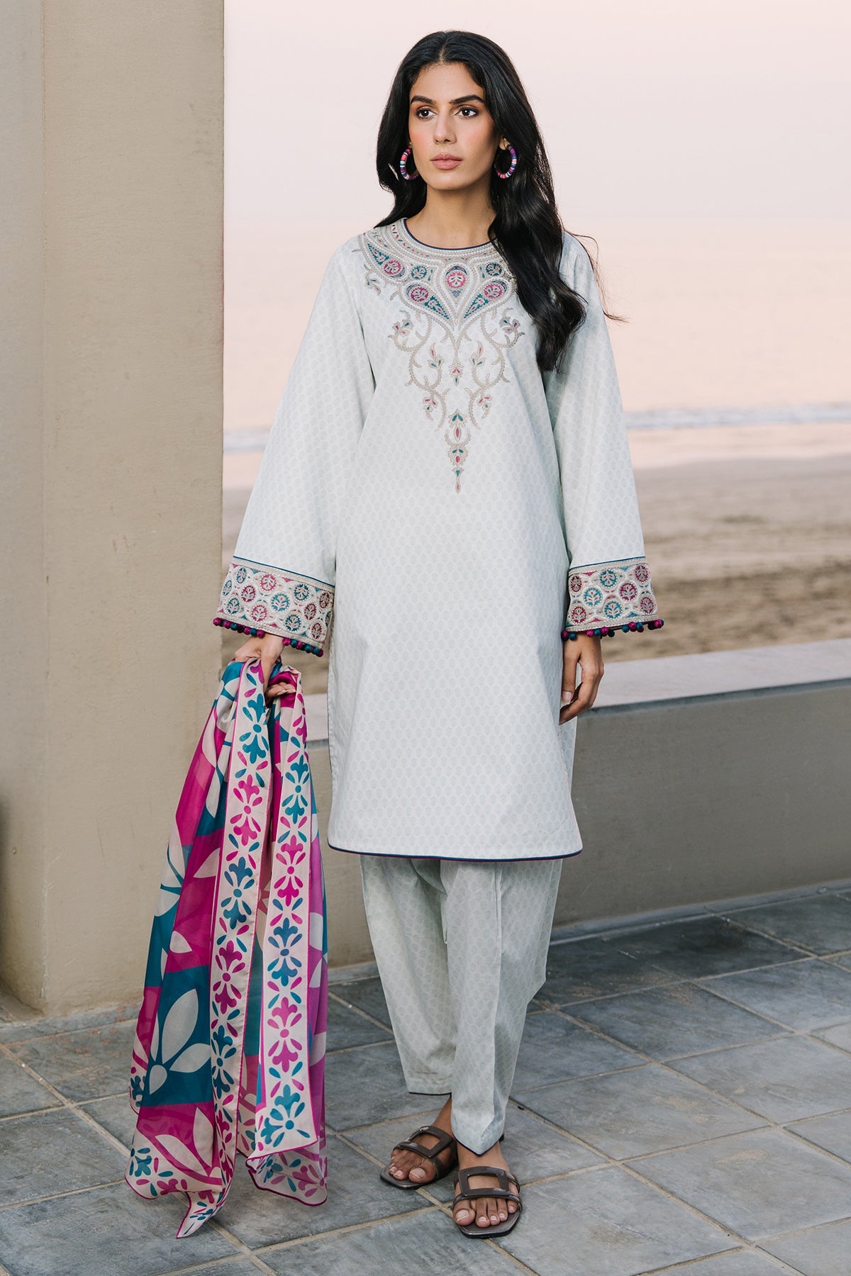 EMBROIDERED LAWN USE-9138