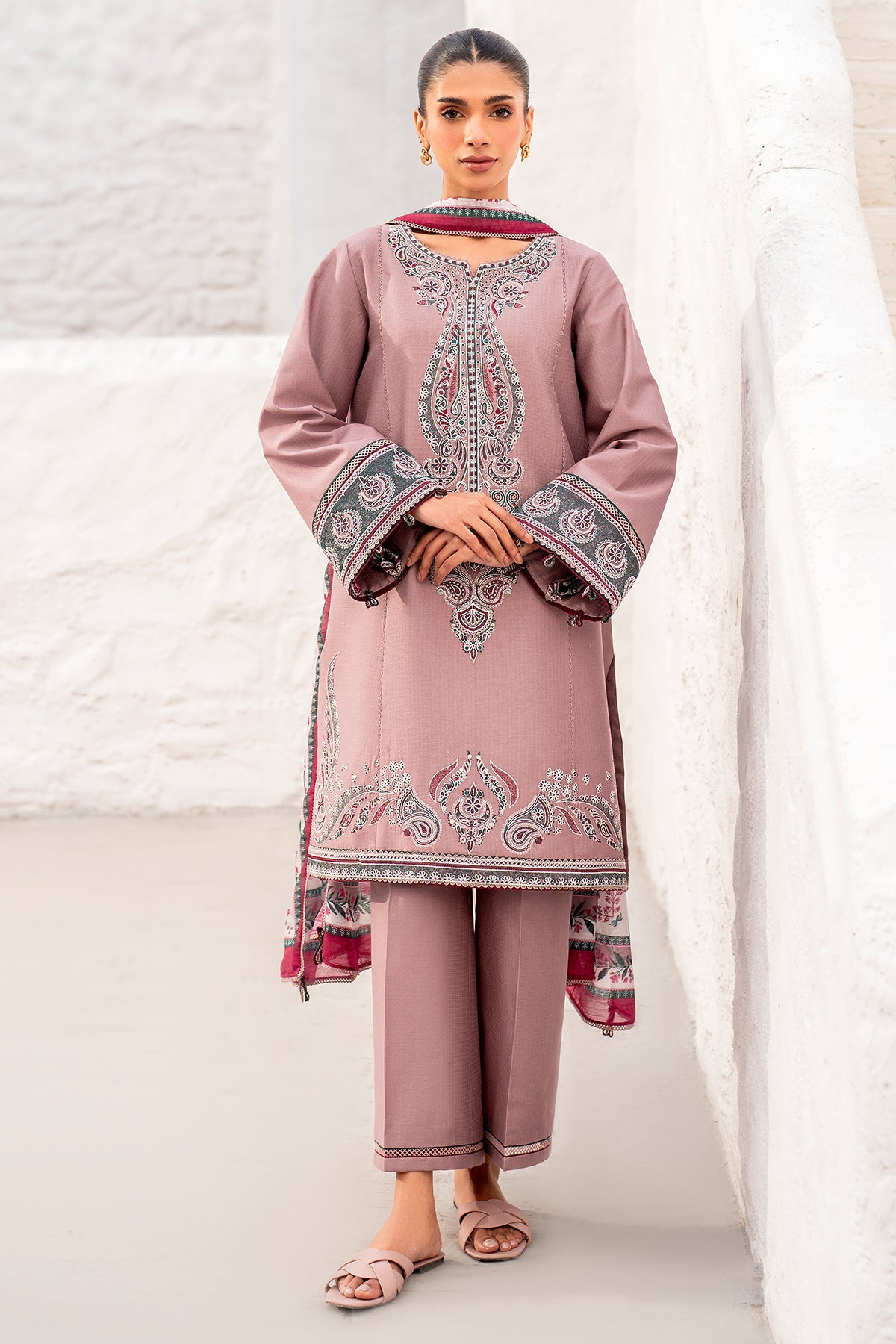 EMBROIDERED DOBBY LAWN USE-9135