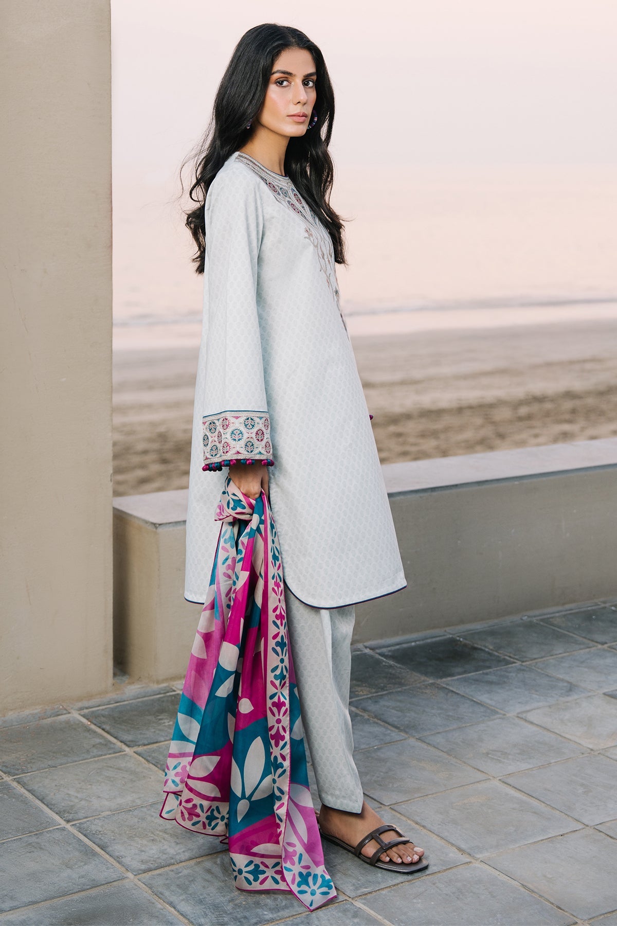 EMBROIDERED LAWN USE-9138