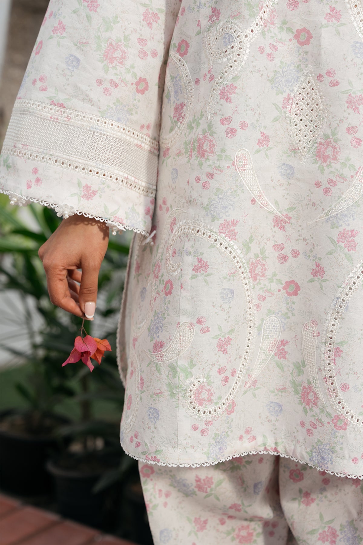 EMBROIDERED LAWN RTW - 1201