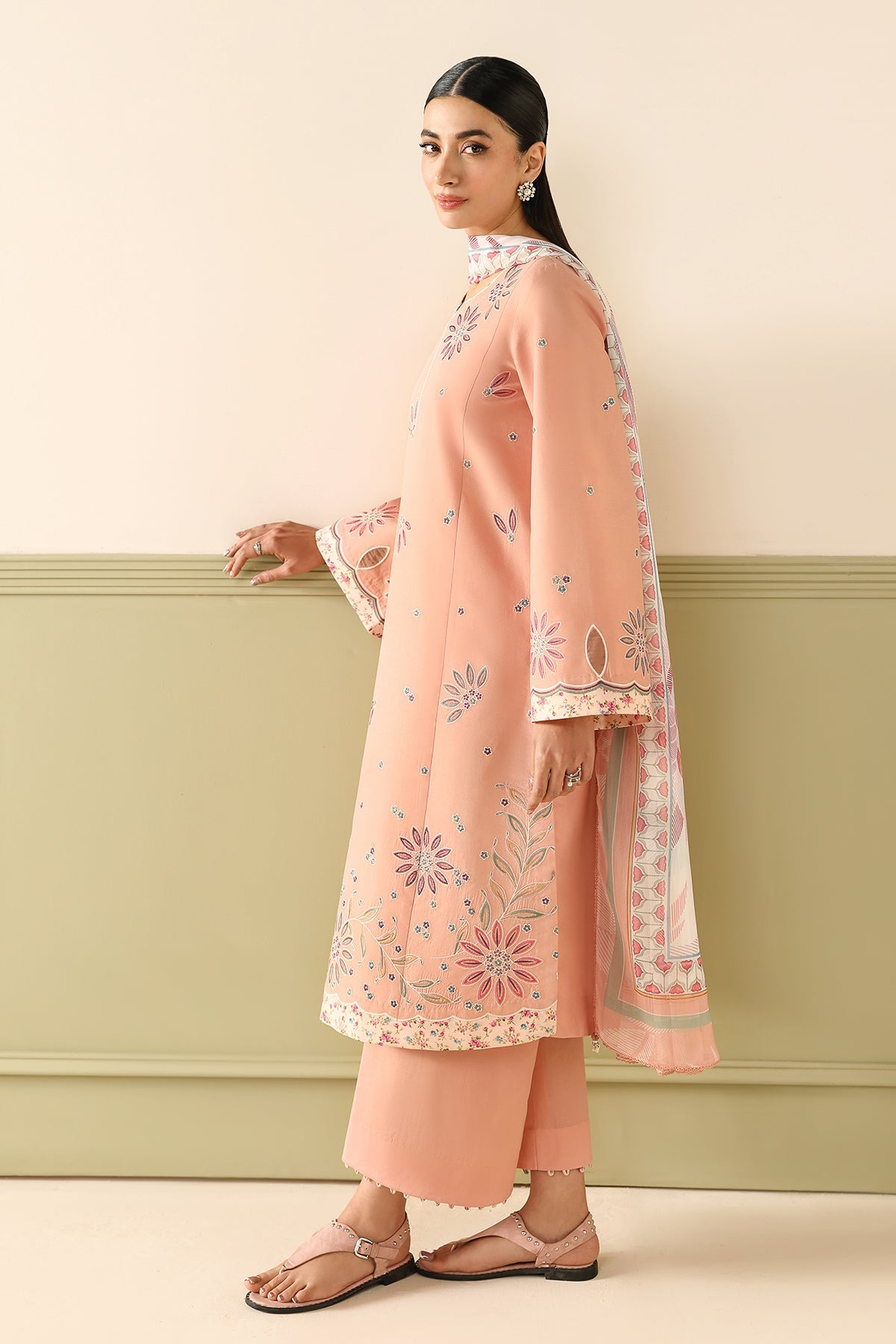 EMBROIDERED LAWN USE-9274