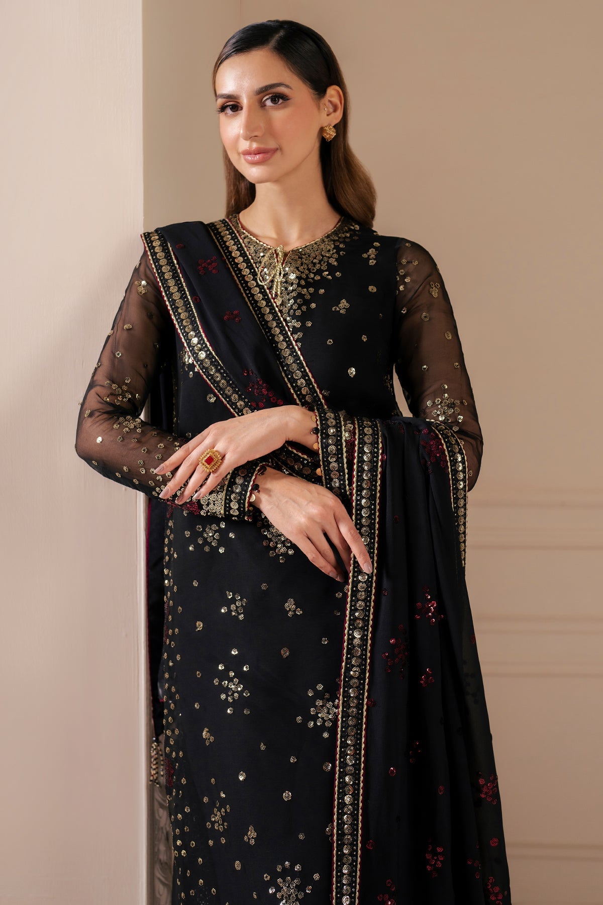 black formal wear for ladies