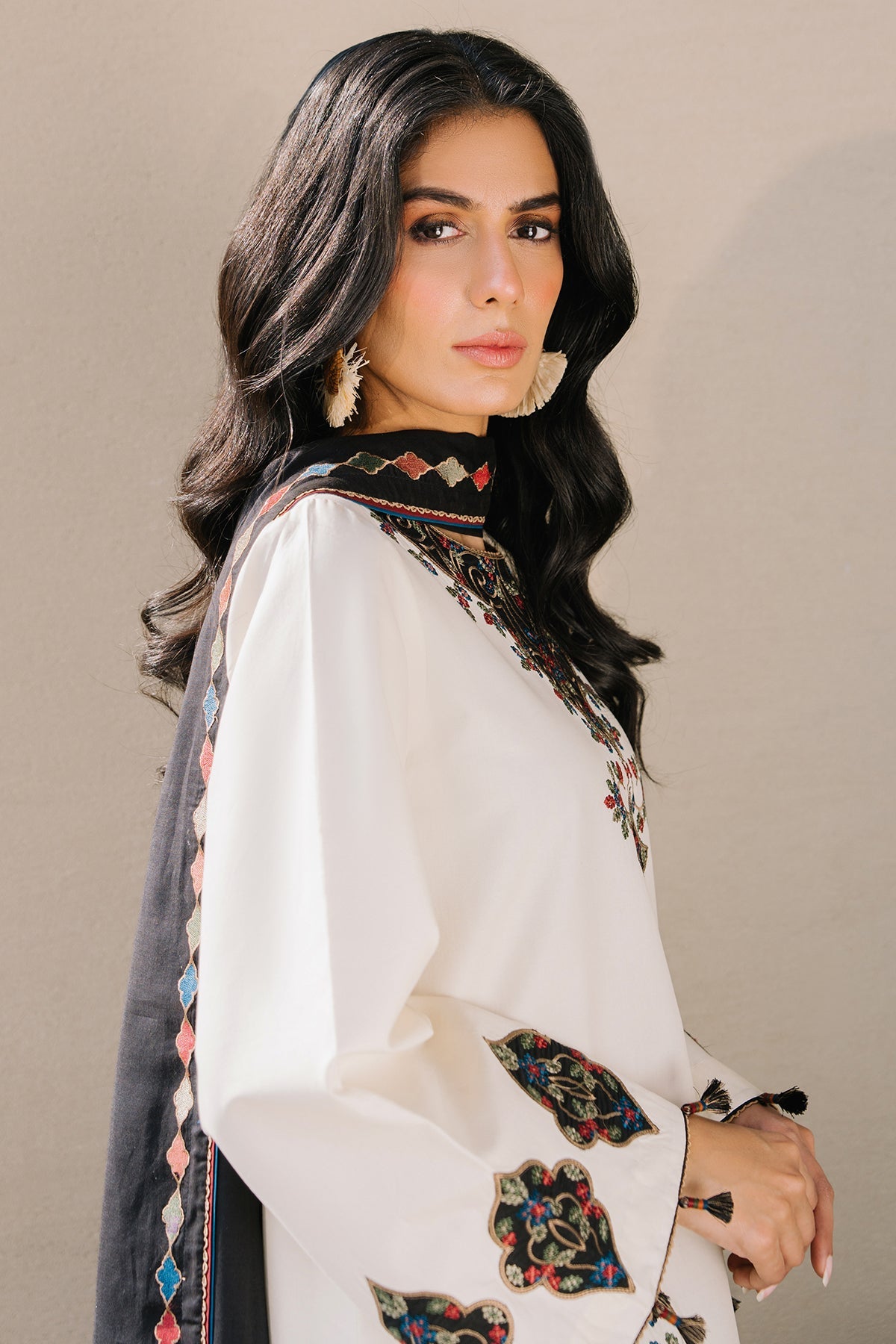 EMBROIDERED LAWN USE-9144