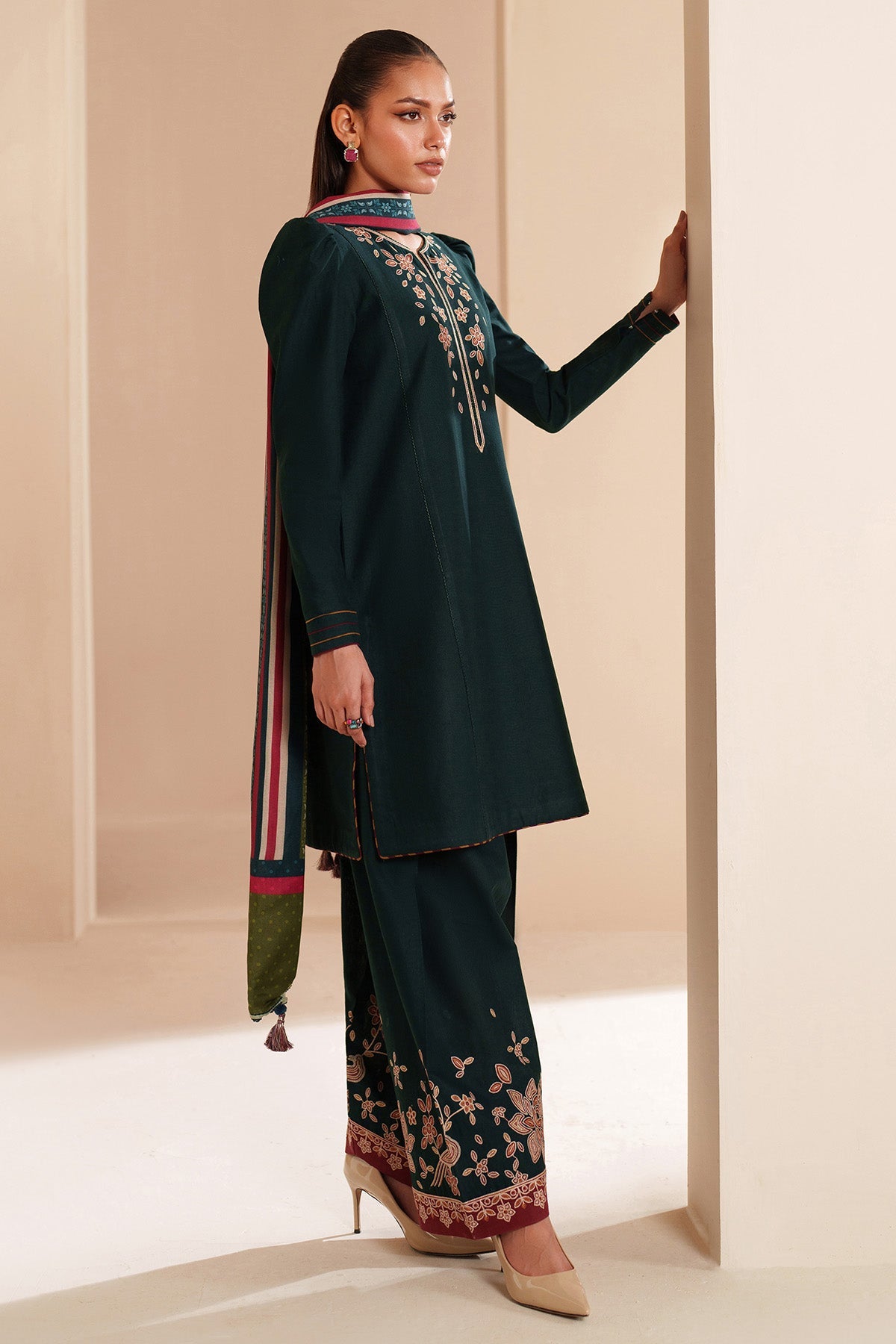 EMBROIDERED KHADDAR UW-0186