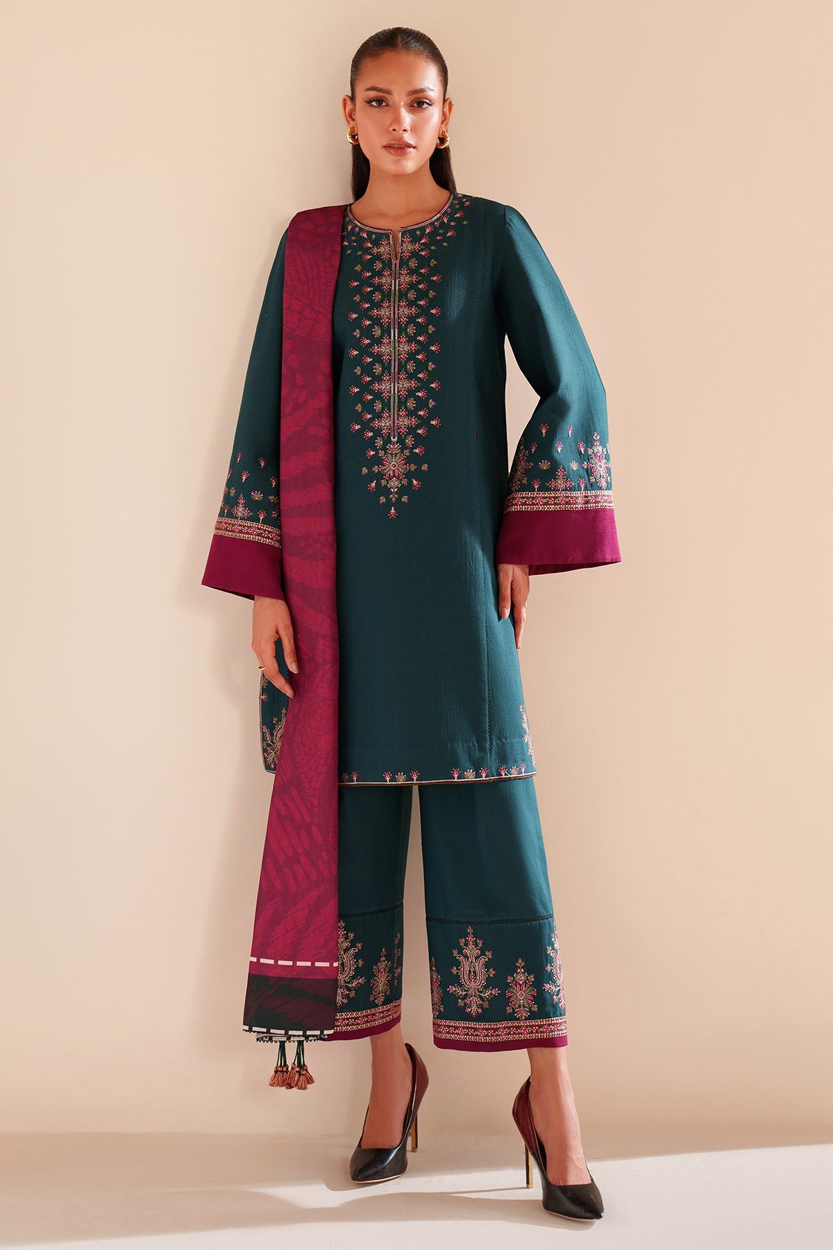 EMBROIDERED KHADDAR UW-0190