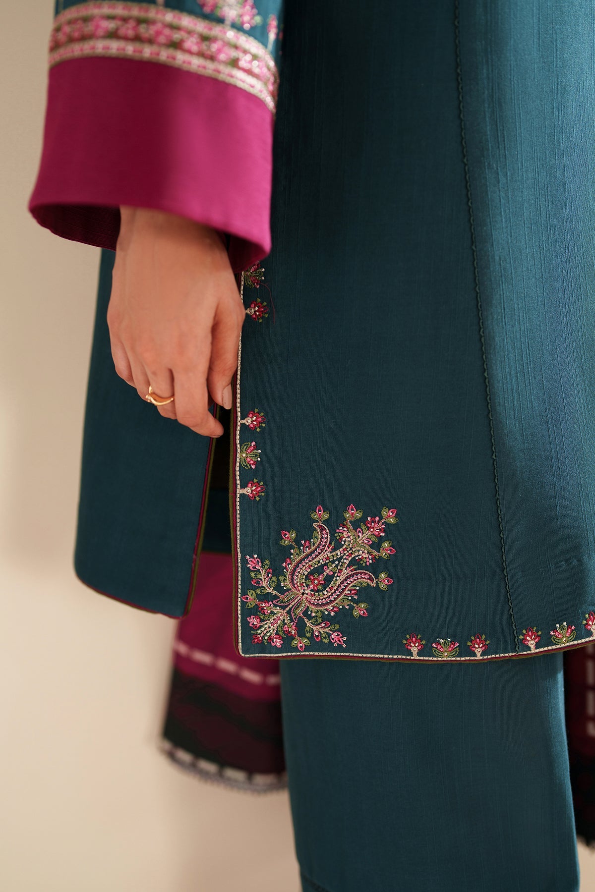 EMBROIDERED KHADDAR UW-0190