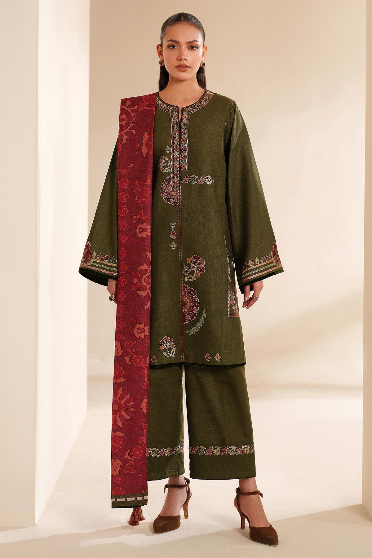 EMBROIDERED KHADDAR UW-0239