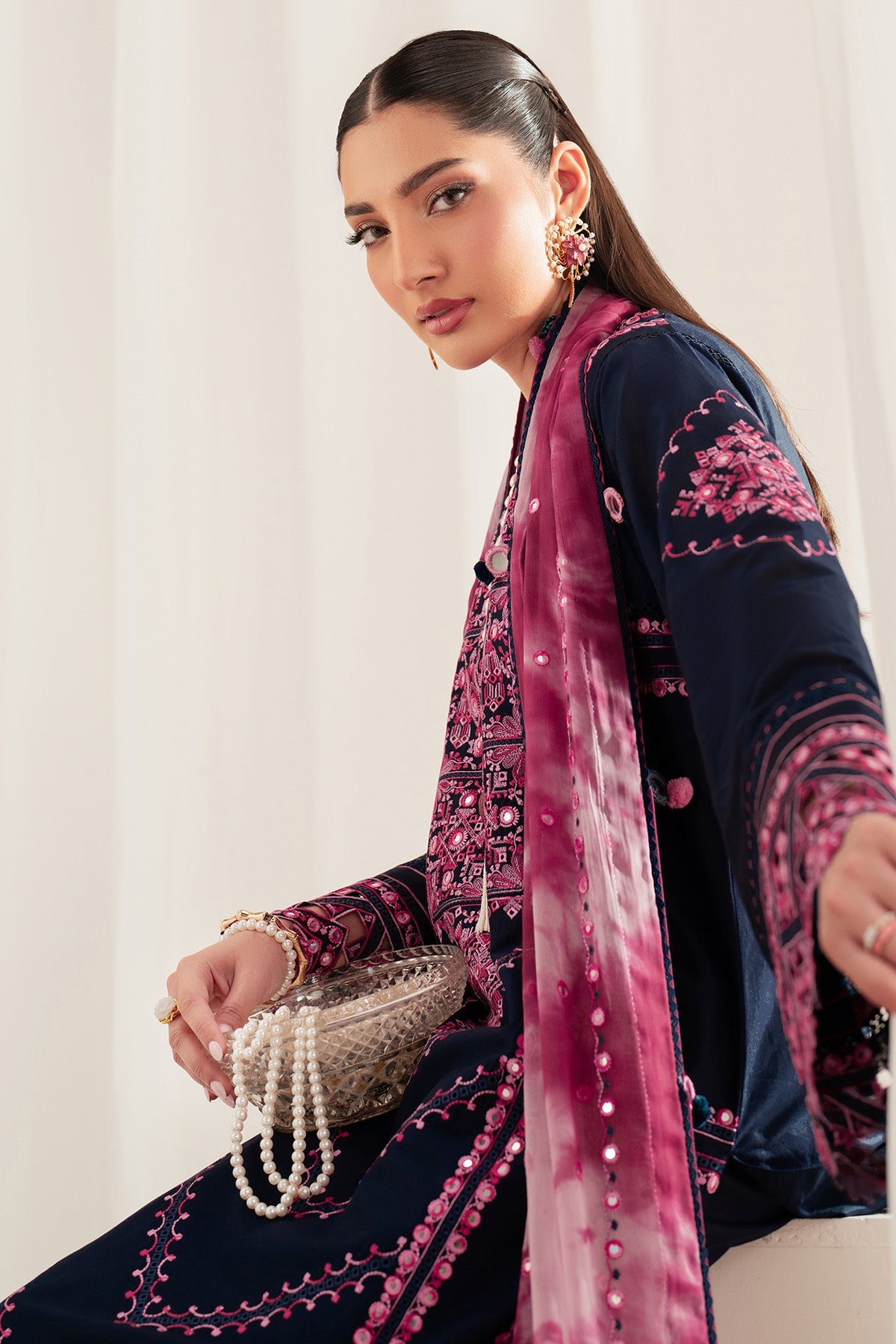 EMBROIDERED LAWN IL25-D01