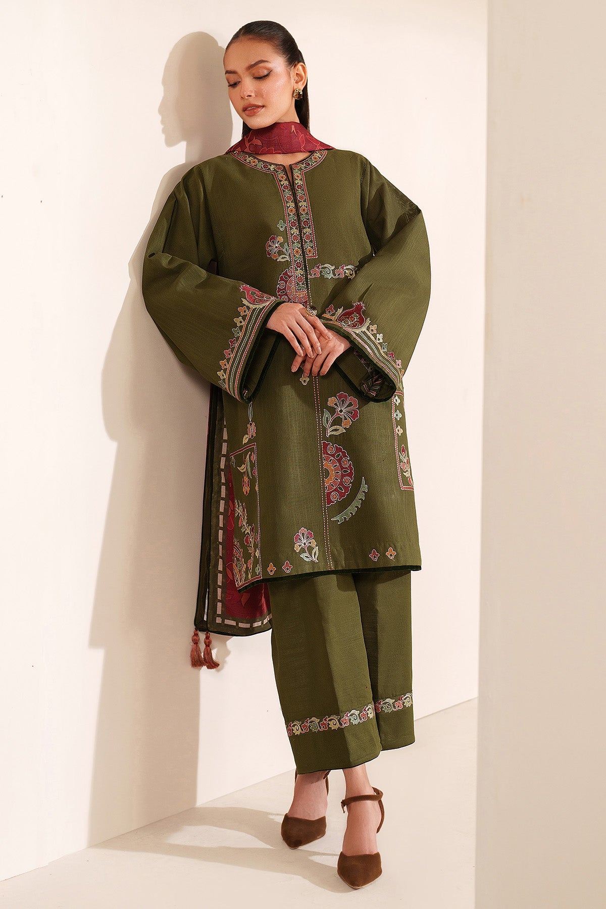 EMBROIDERED KHADDAR UW-0239