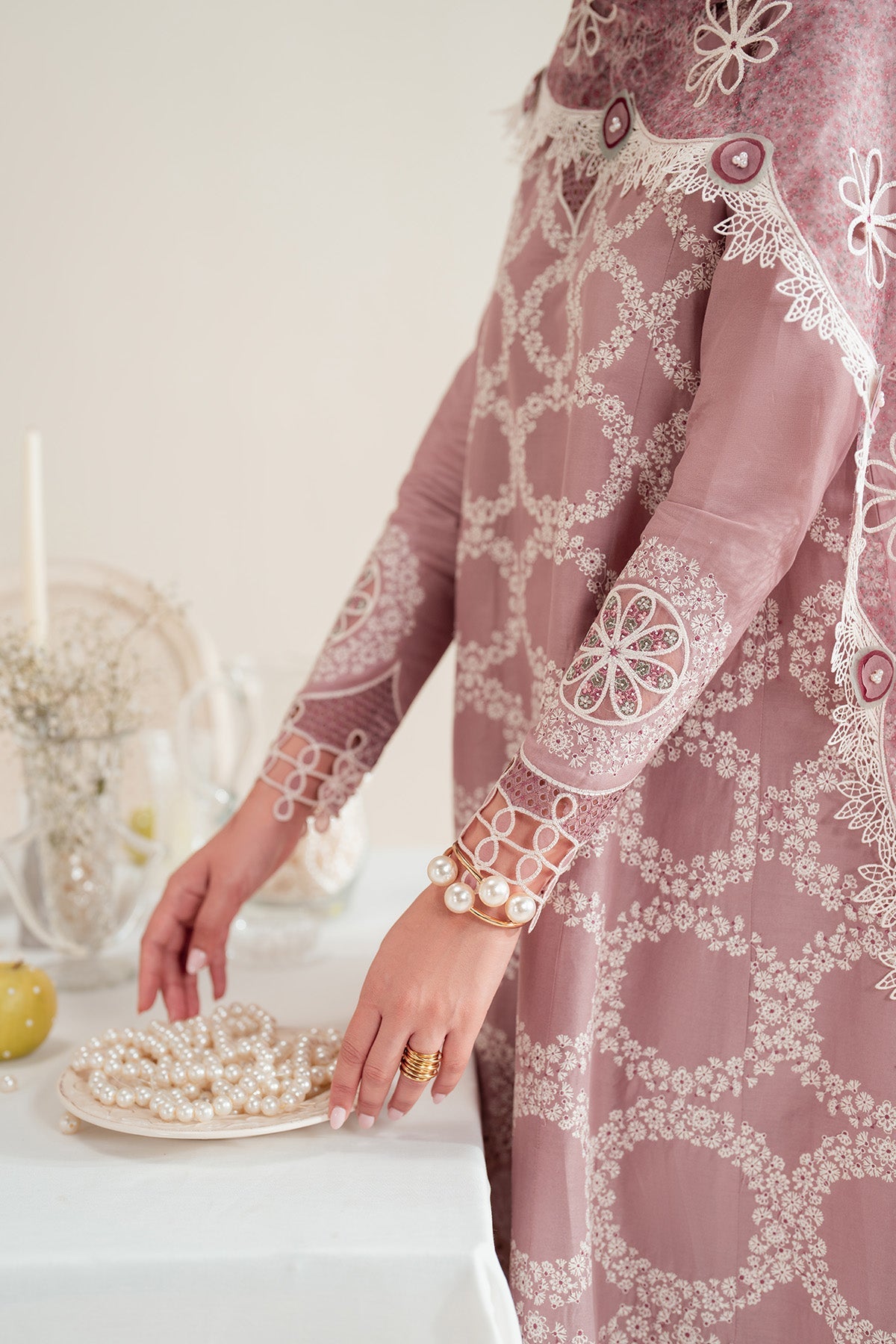 EMBROIDERED LAWN IL25-D10