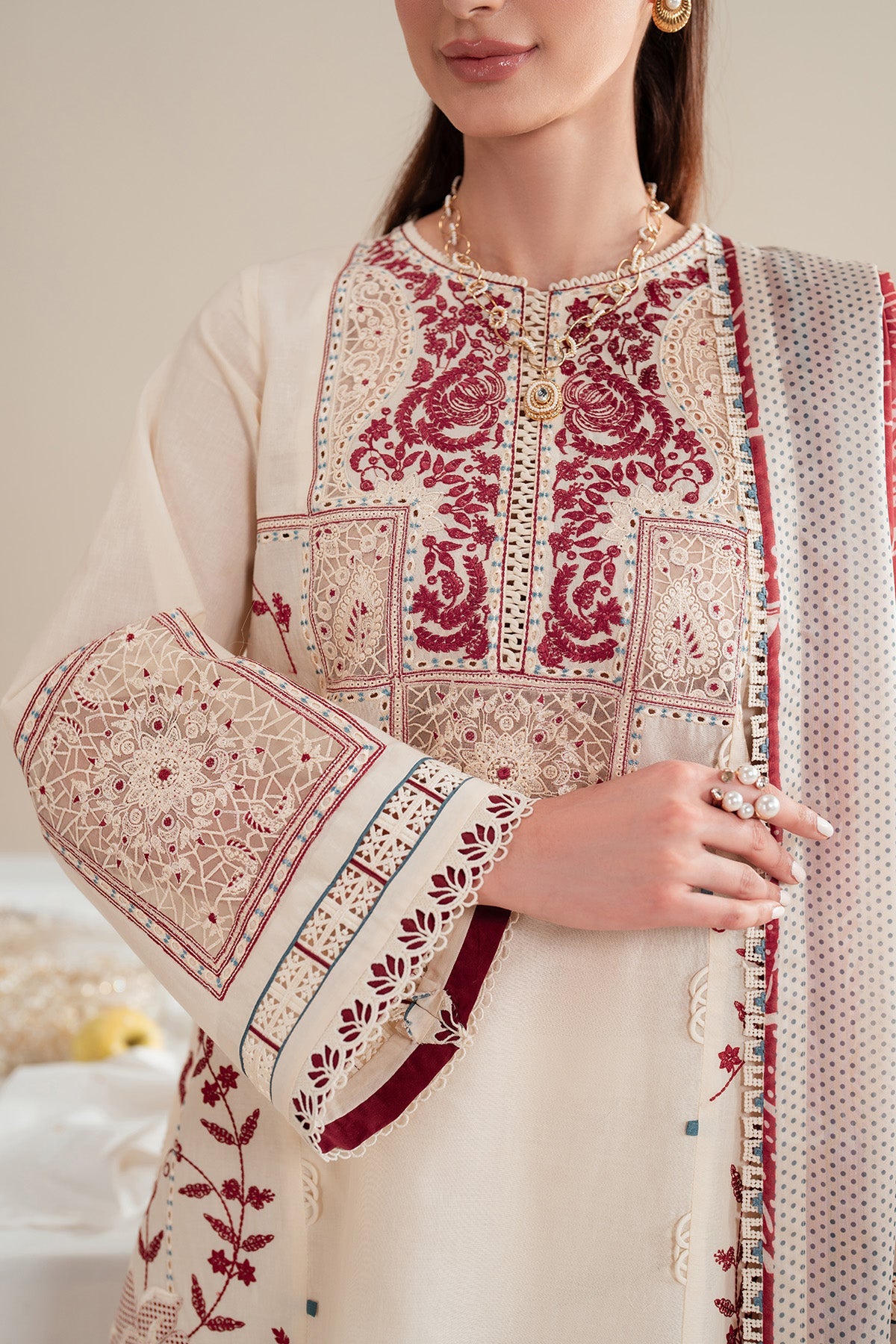 EMBROIDERED LAWN IL25-D02