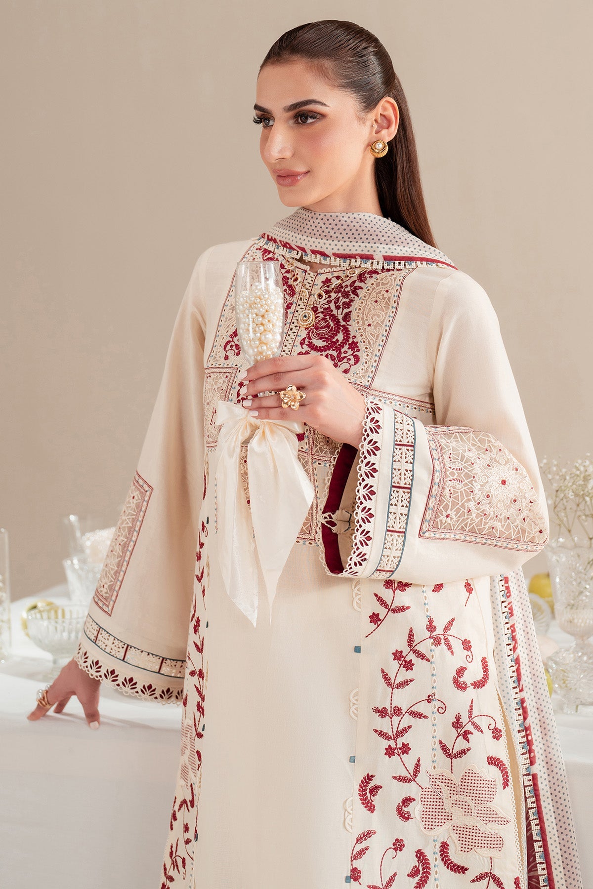 EMBROIDERED LAWN IL25-D02