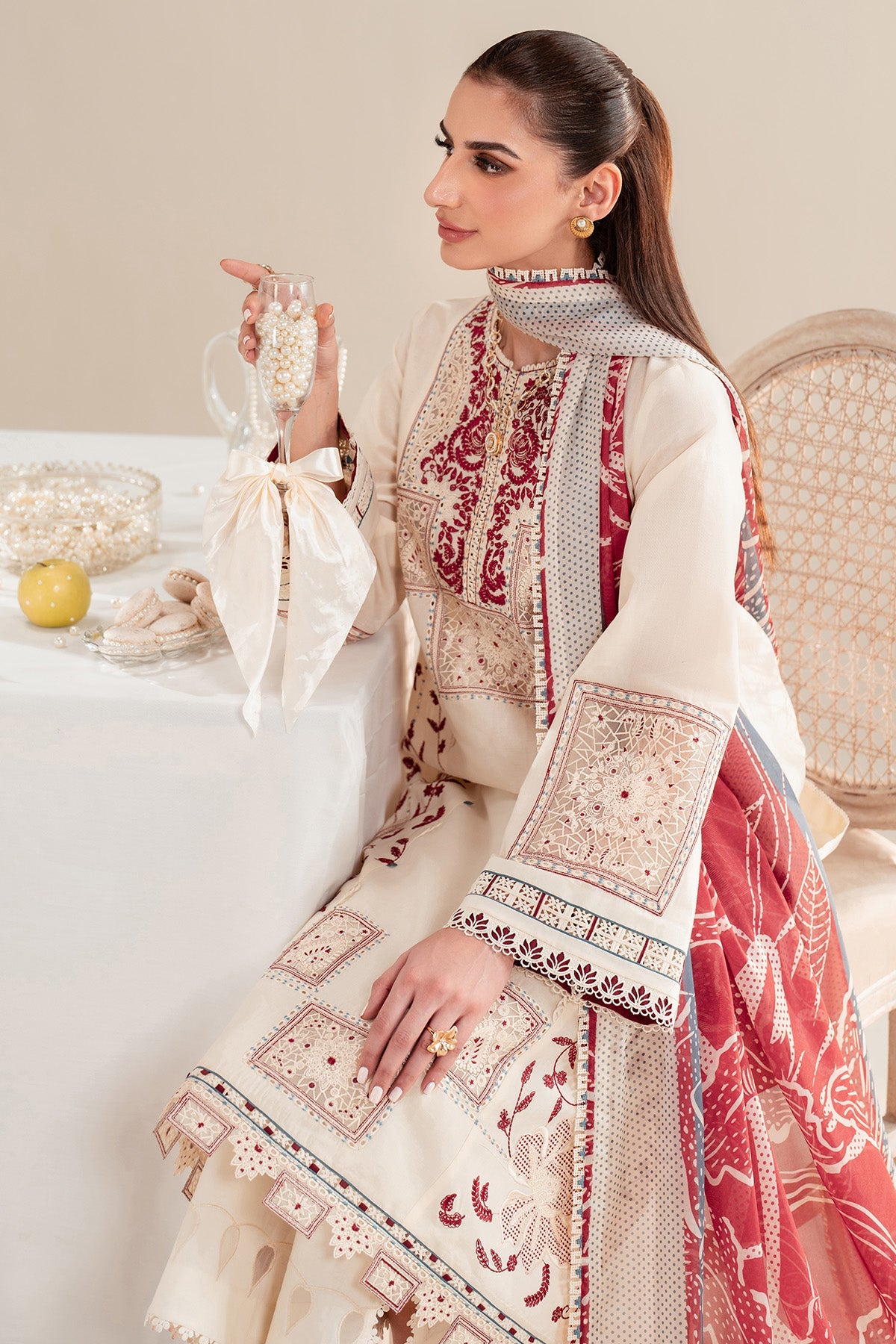 EMBROIDERED LAWN IL25-D02
