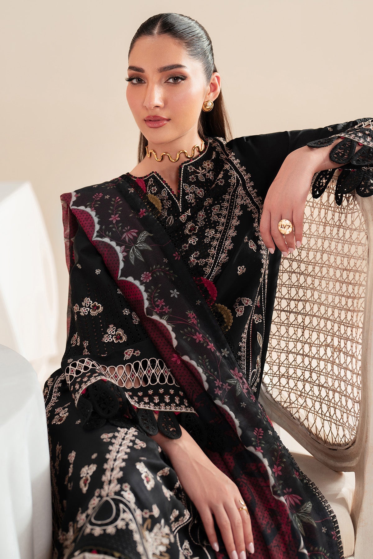 EMBROIDERED LAWN IL25-D07