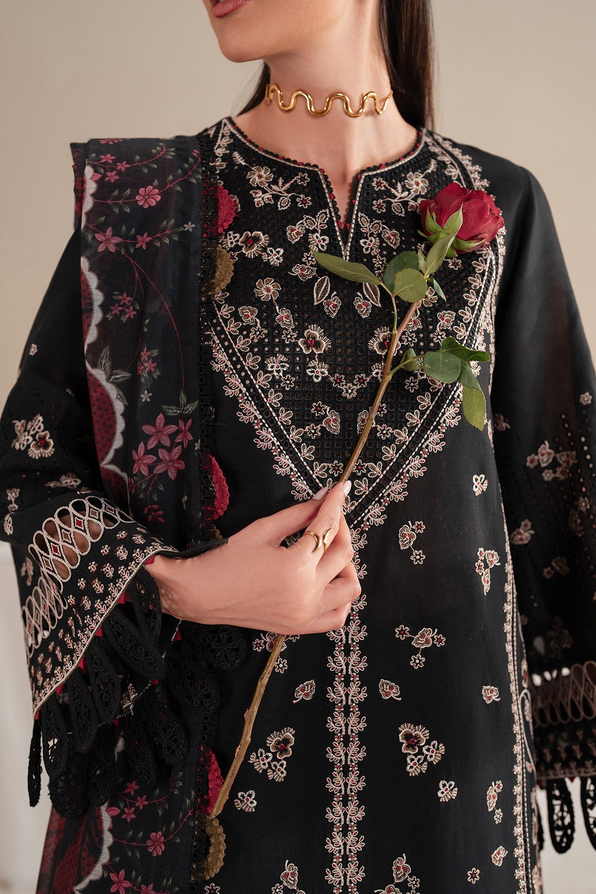 EMBROIDERED LAWN IL25-D07