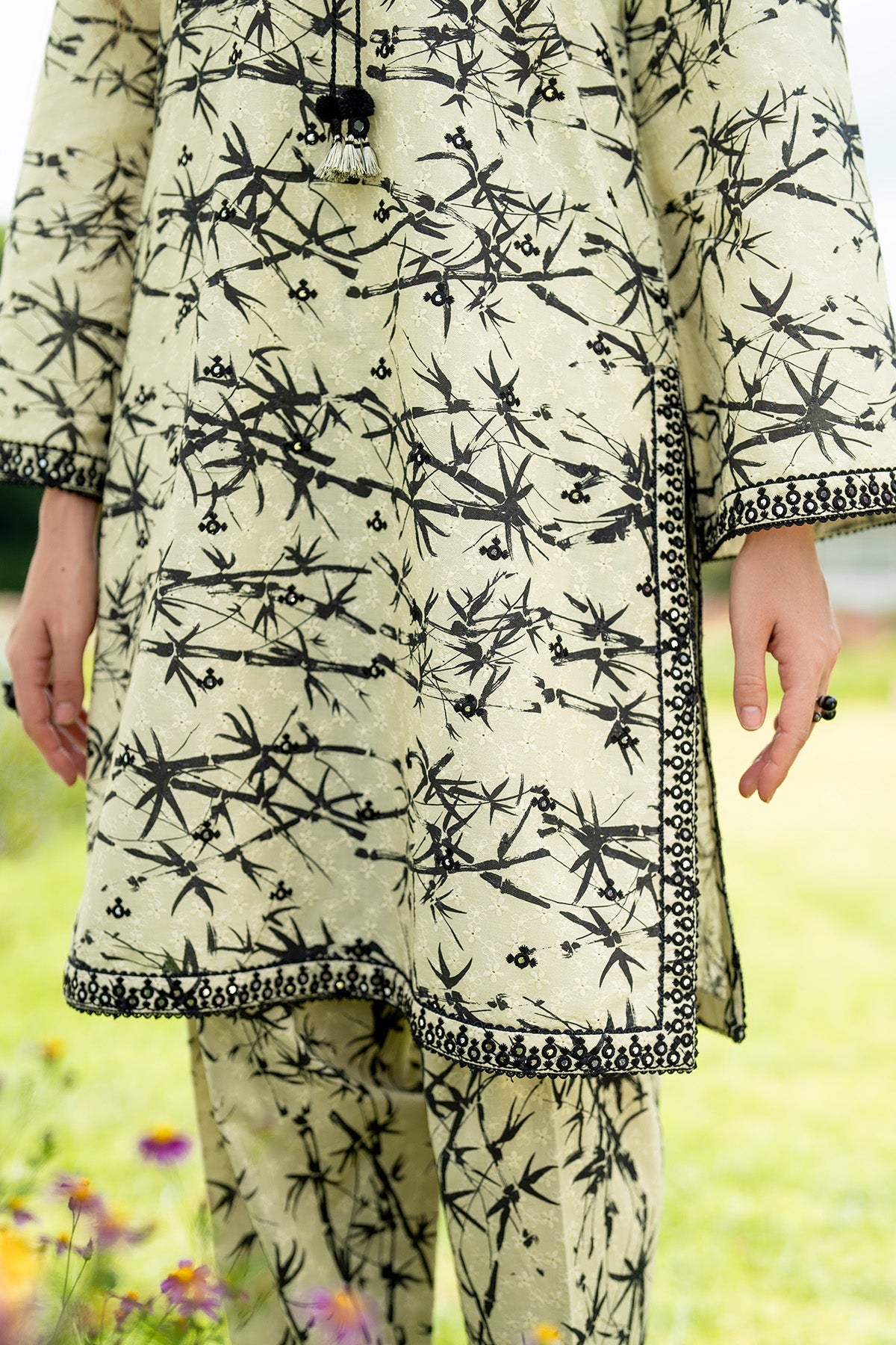 EMBROIDERED SOFT CAMBRIC RTW-1217