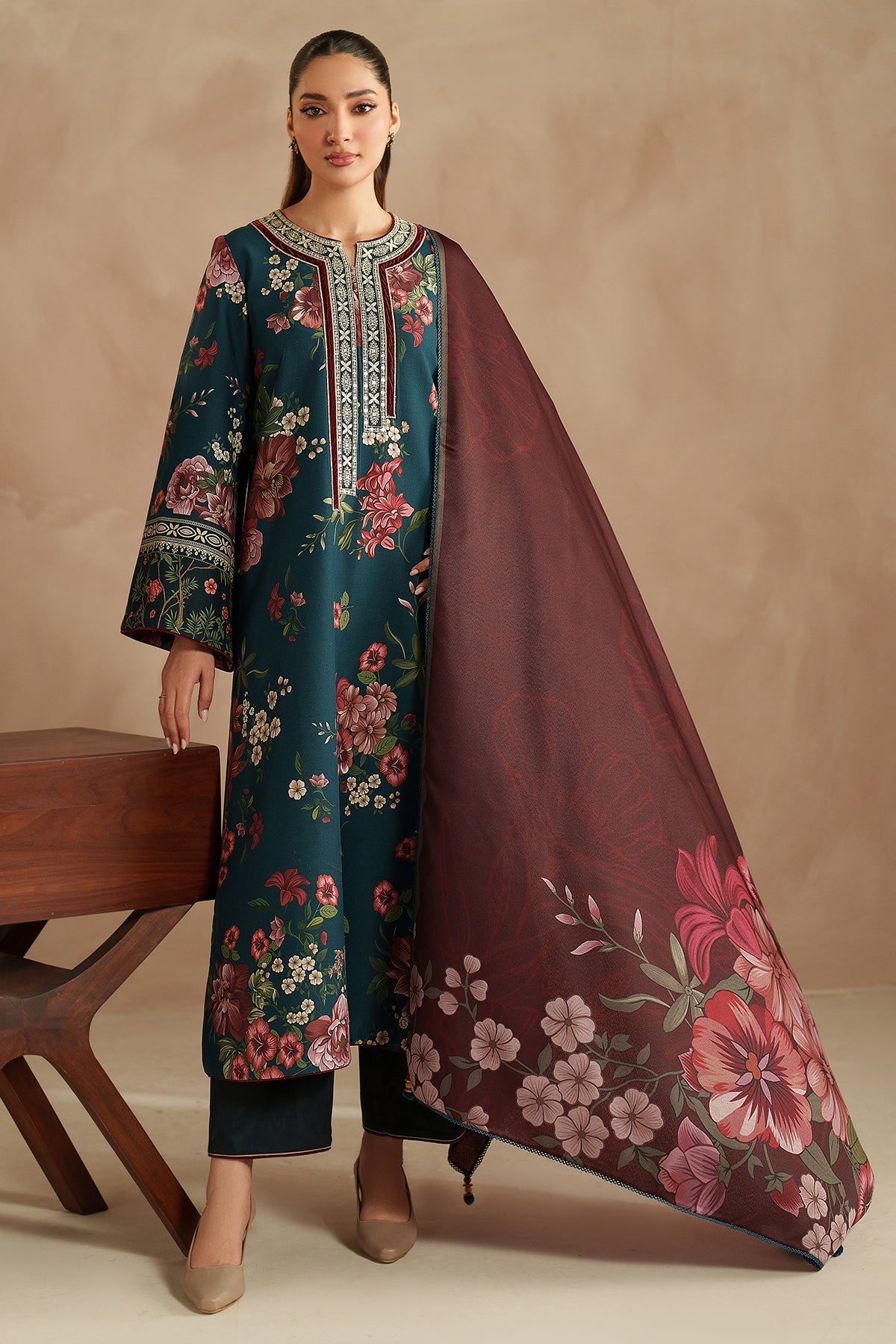 EMBROIDERED PREMIUM VISCOSE UW-0209