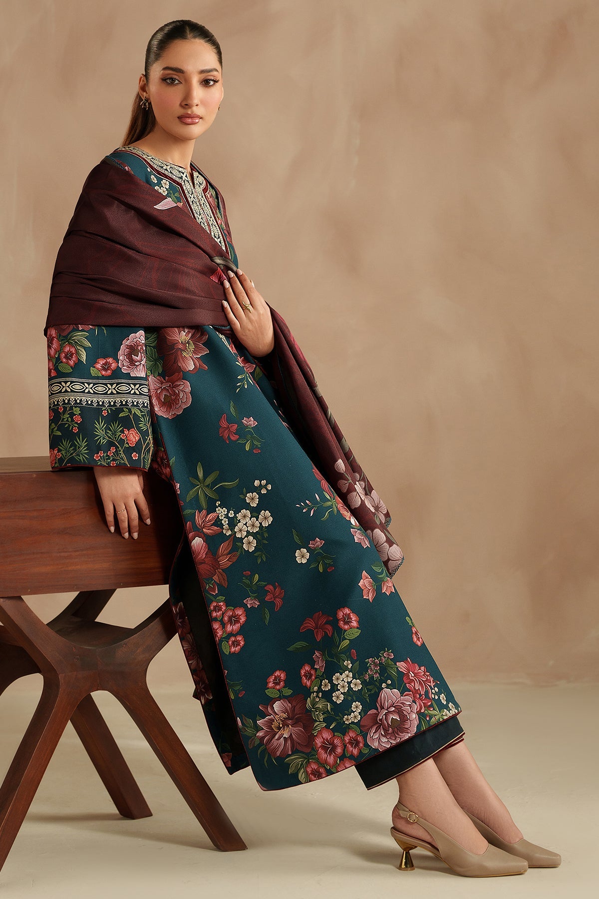 EMBROIDERED PREMIUM VISCOSE UW-0209