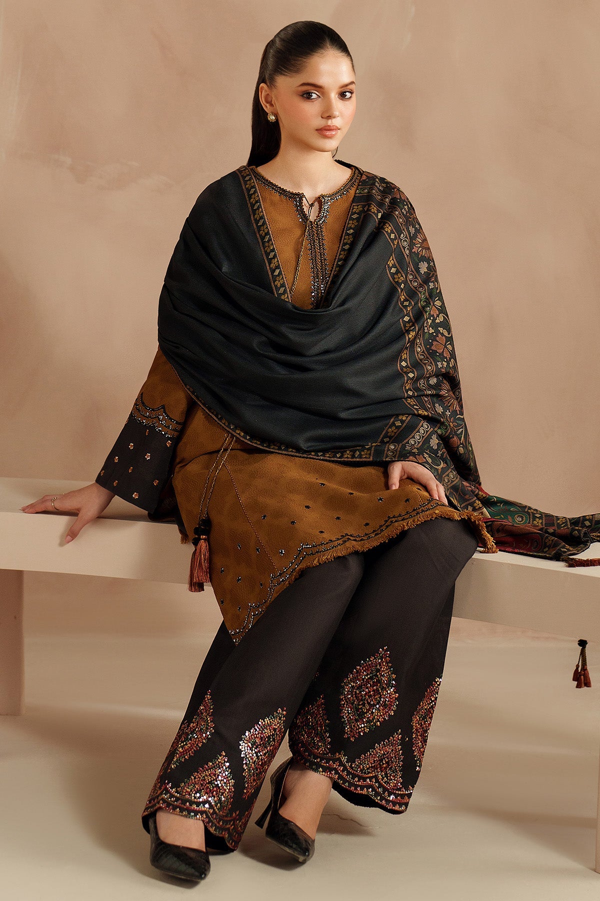 EMBROIDERED JACQUARD KHADDAR UW-0211