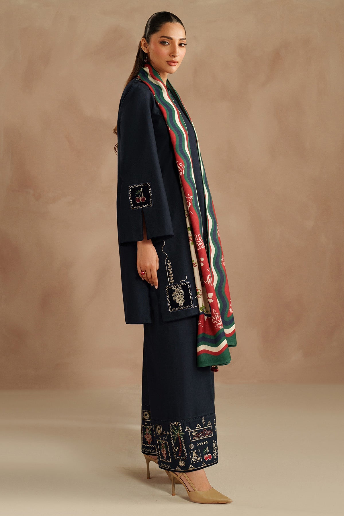 EMBROIDERED KHADDAR UW-0195