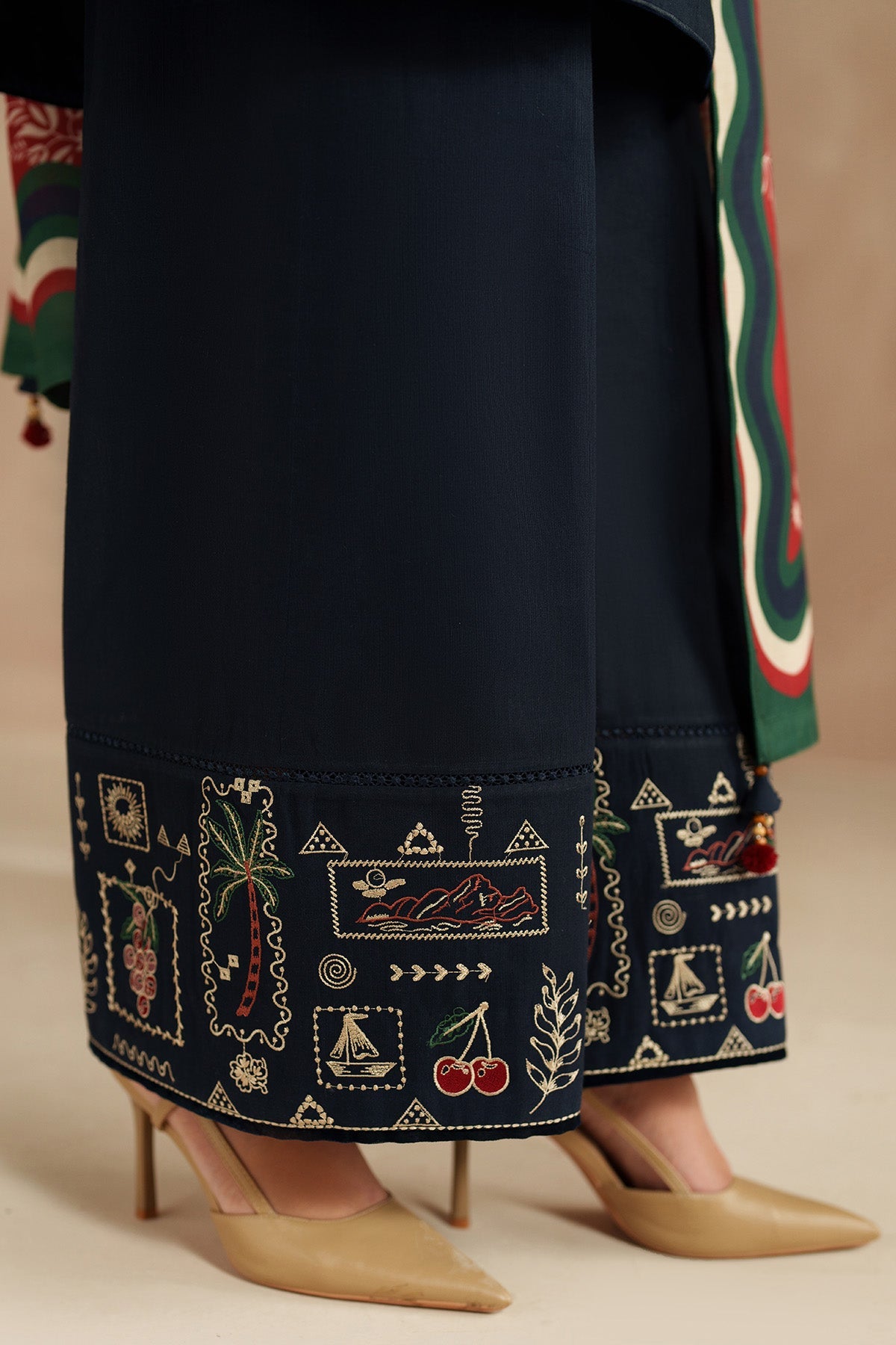 EMBROIDERED KHADDAR UW-0195