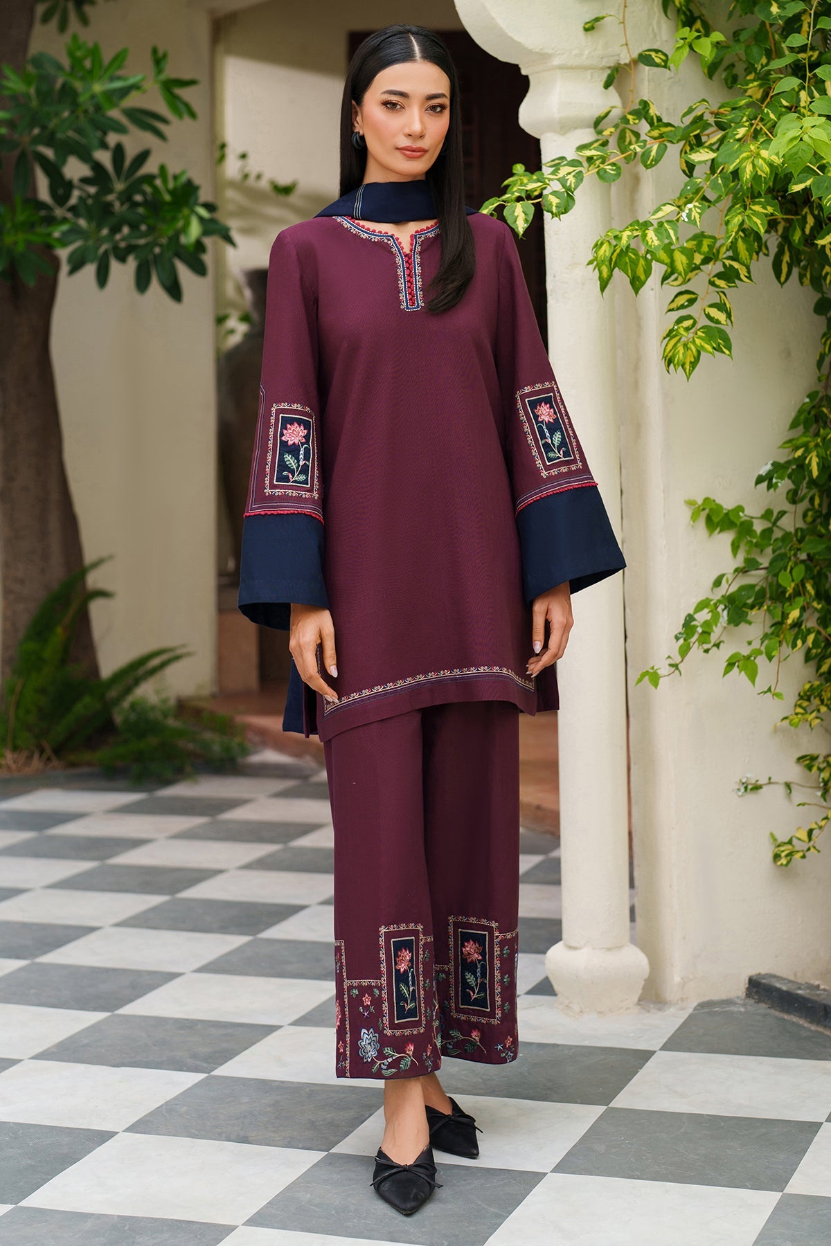 EMBROIDERED KHADDAR UW-0191