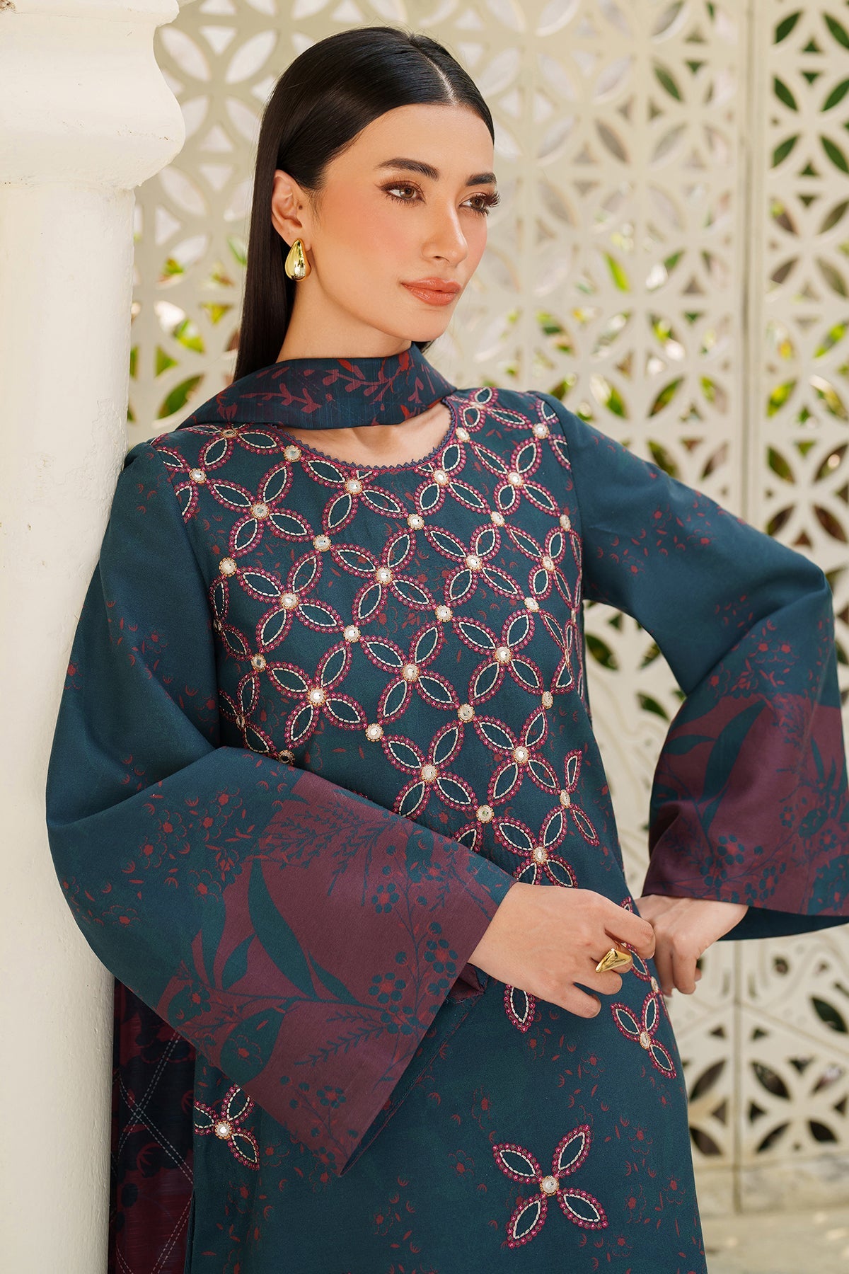 EMBROIDERED PREMIUM VISCOSE UW-0174