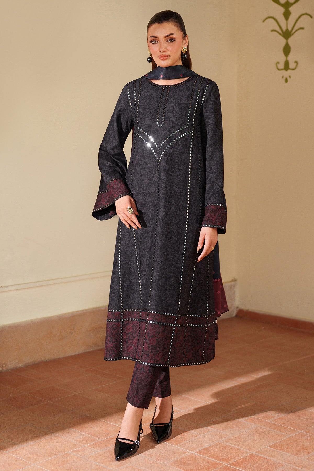 EMBROIDERED VISCOSE UW-0176