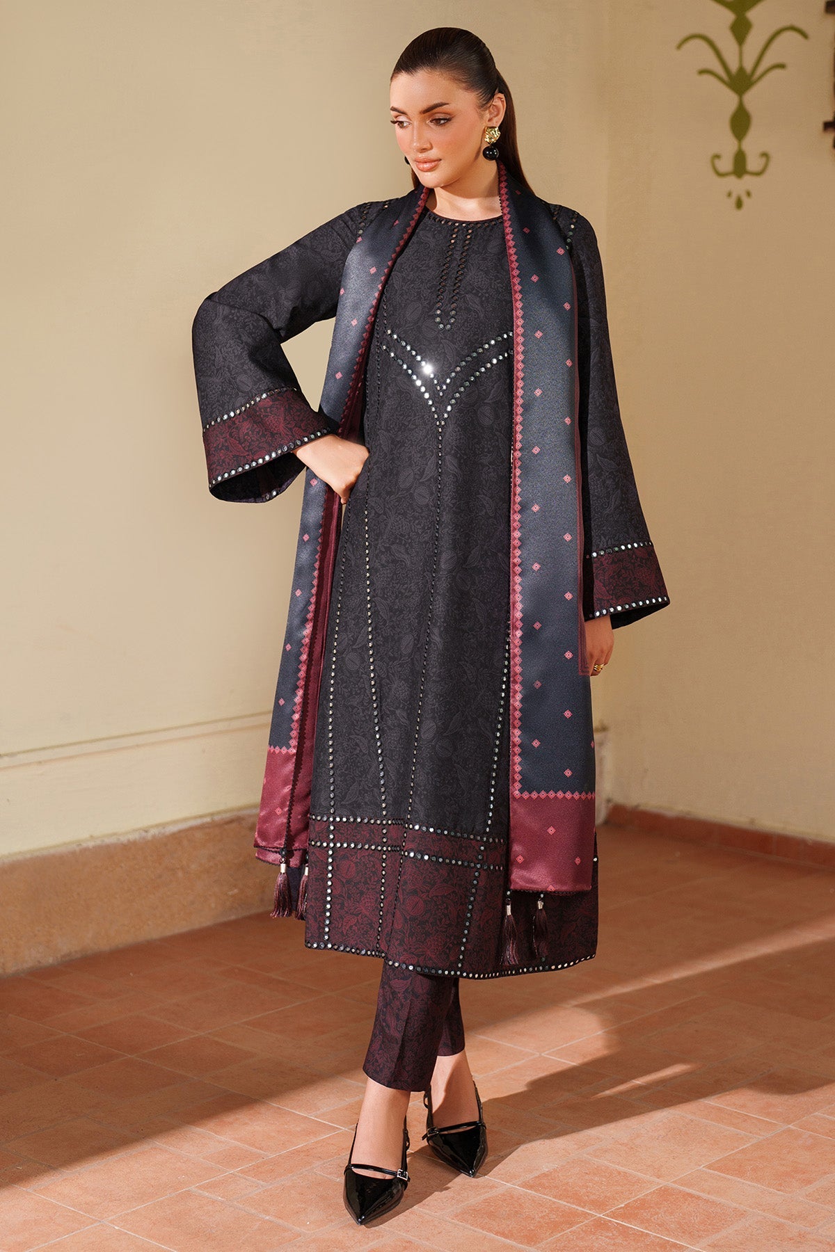 EMBROIDERED VISCOSE UW-0176