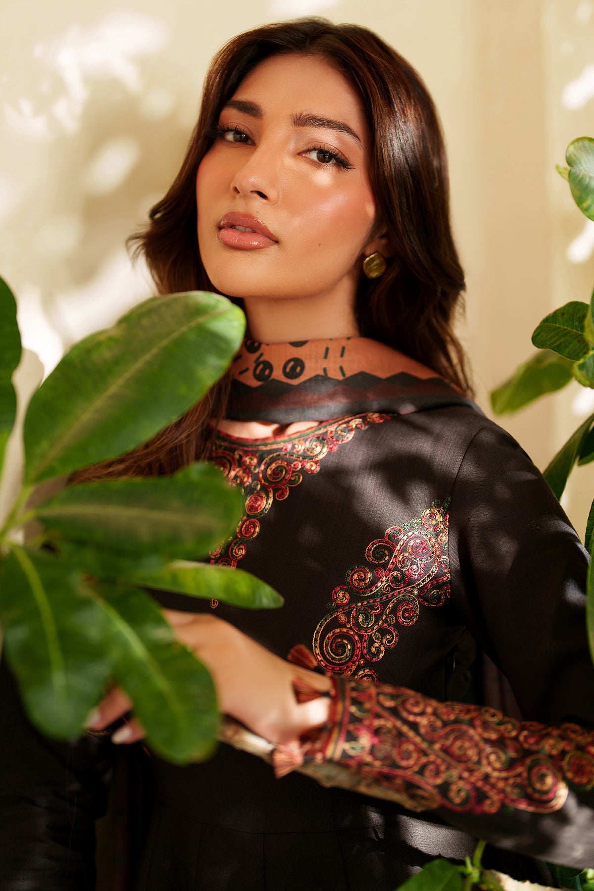 EMBROIDERED KHADDAR UW-0149