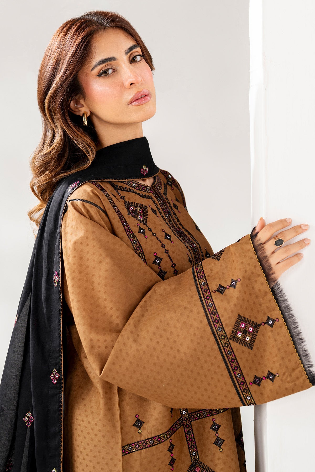 EMBROIDERED LAWN USE-9250