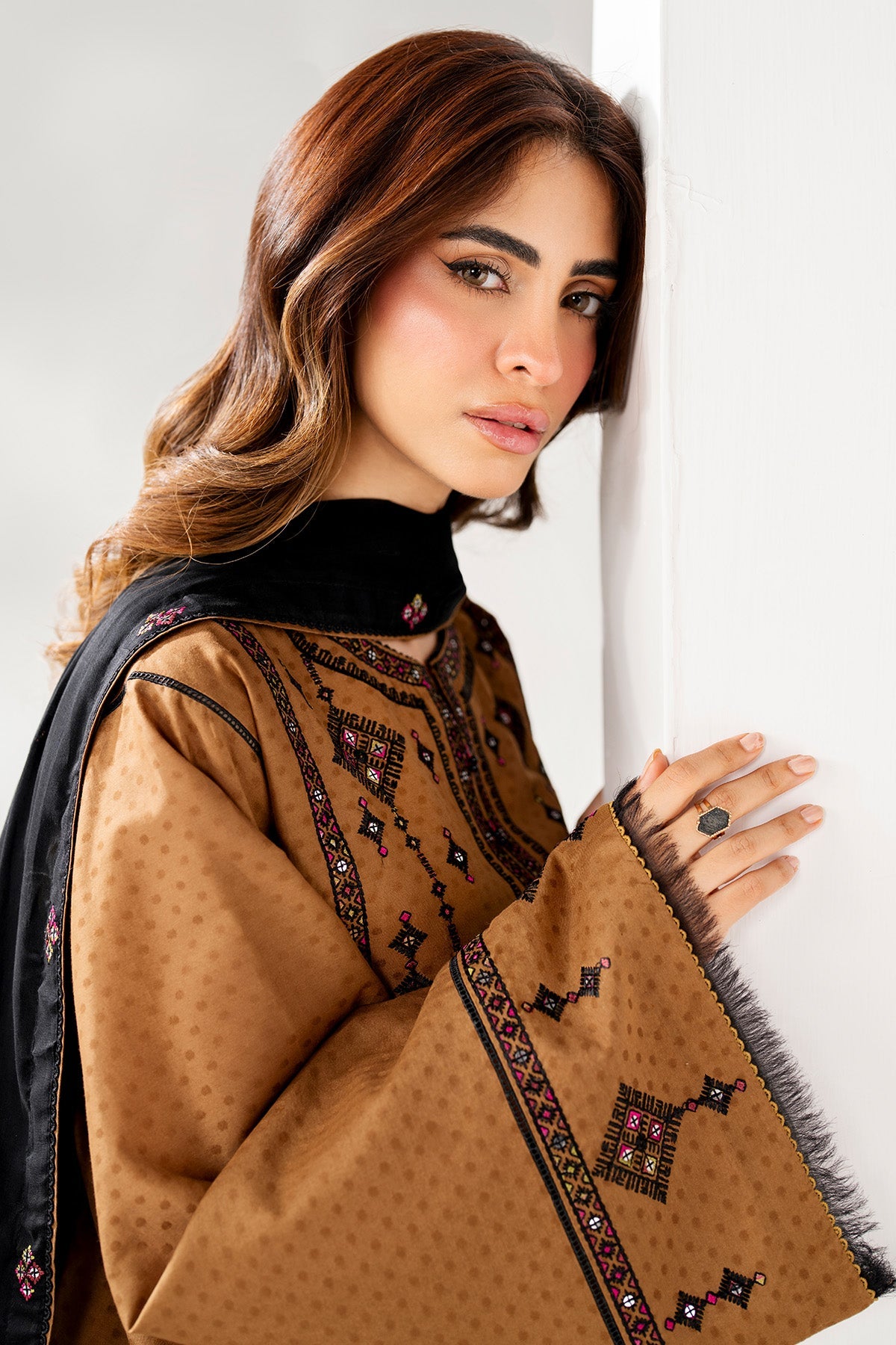 EMBROIDERED LAWN USE-9250