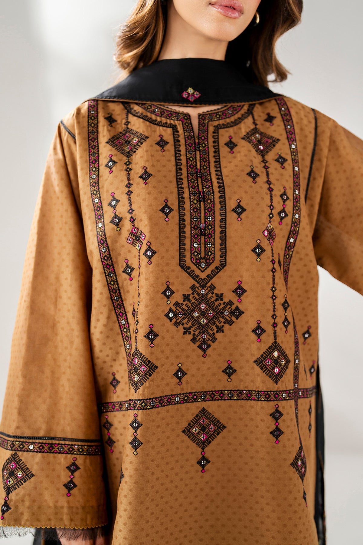 EMBROIDERED LAWN USE-9250